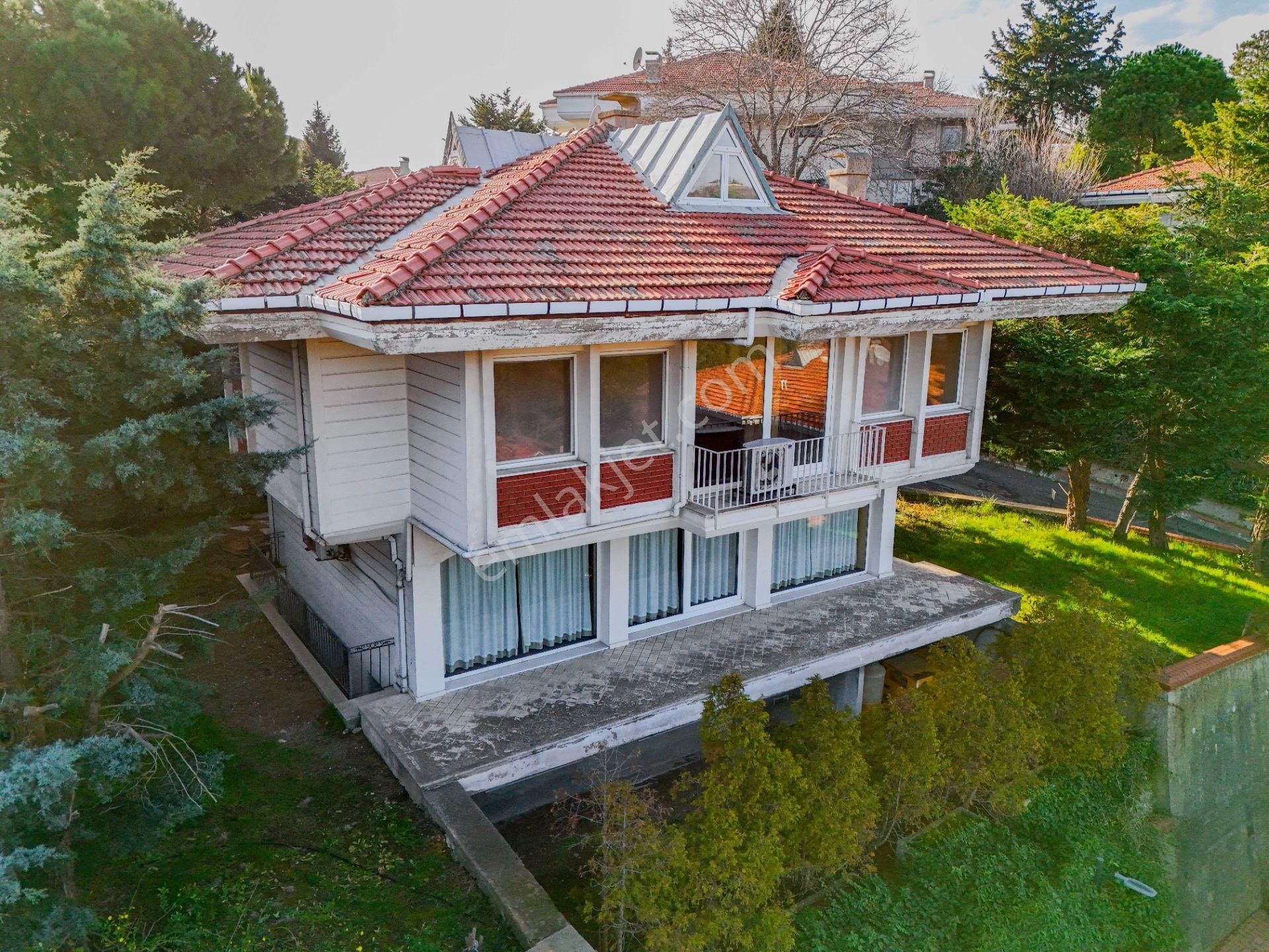 Sarıyer Yeni Dostlar Sitesi Orman Manzaralı Müstakil Villa