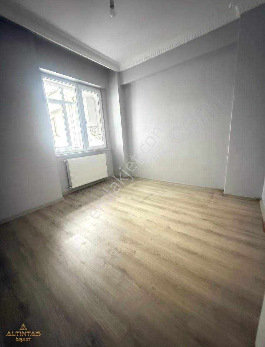 Esenyurt Selahattin Eyyübi'de Kiralık Geniş 2+1 Daire - Görsel 3