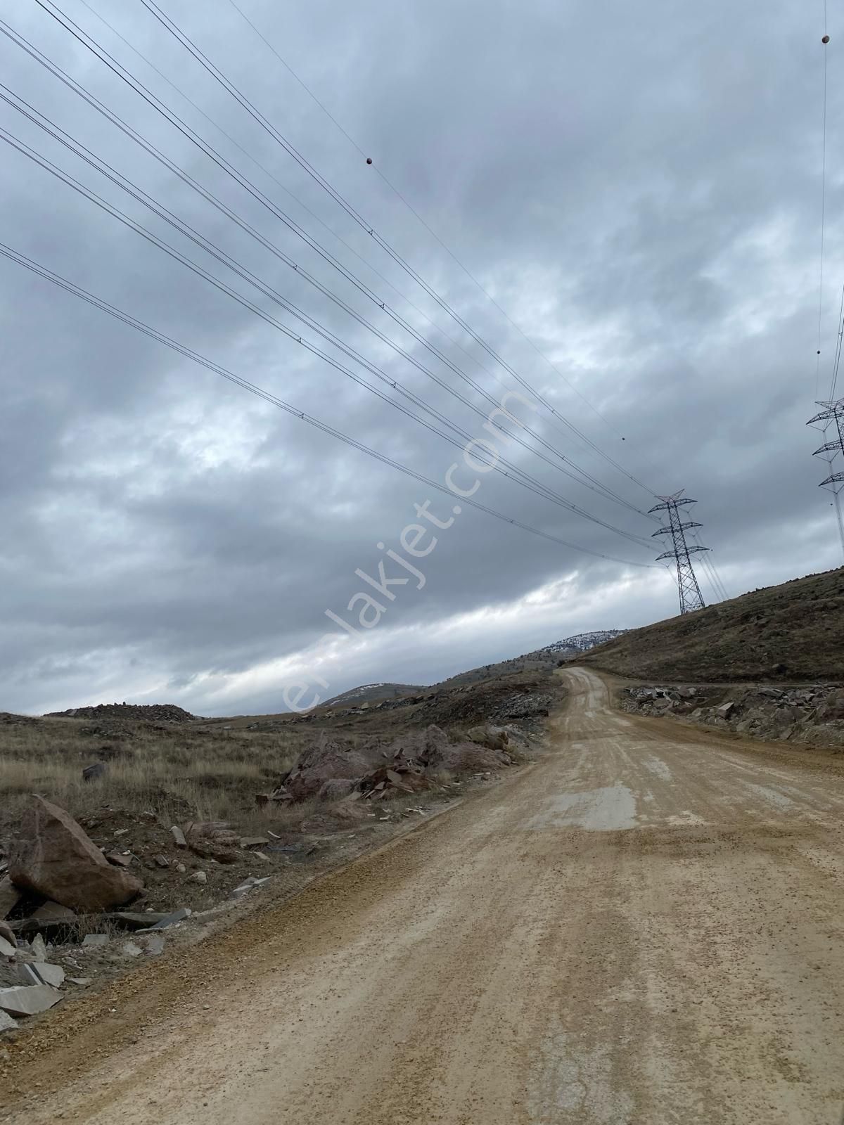 1 Haftalık Fiyat Gerder 500 M2 Göl Manzaralı Yatırımlık Tarla - Görsel 5