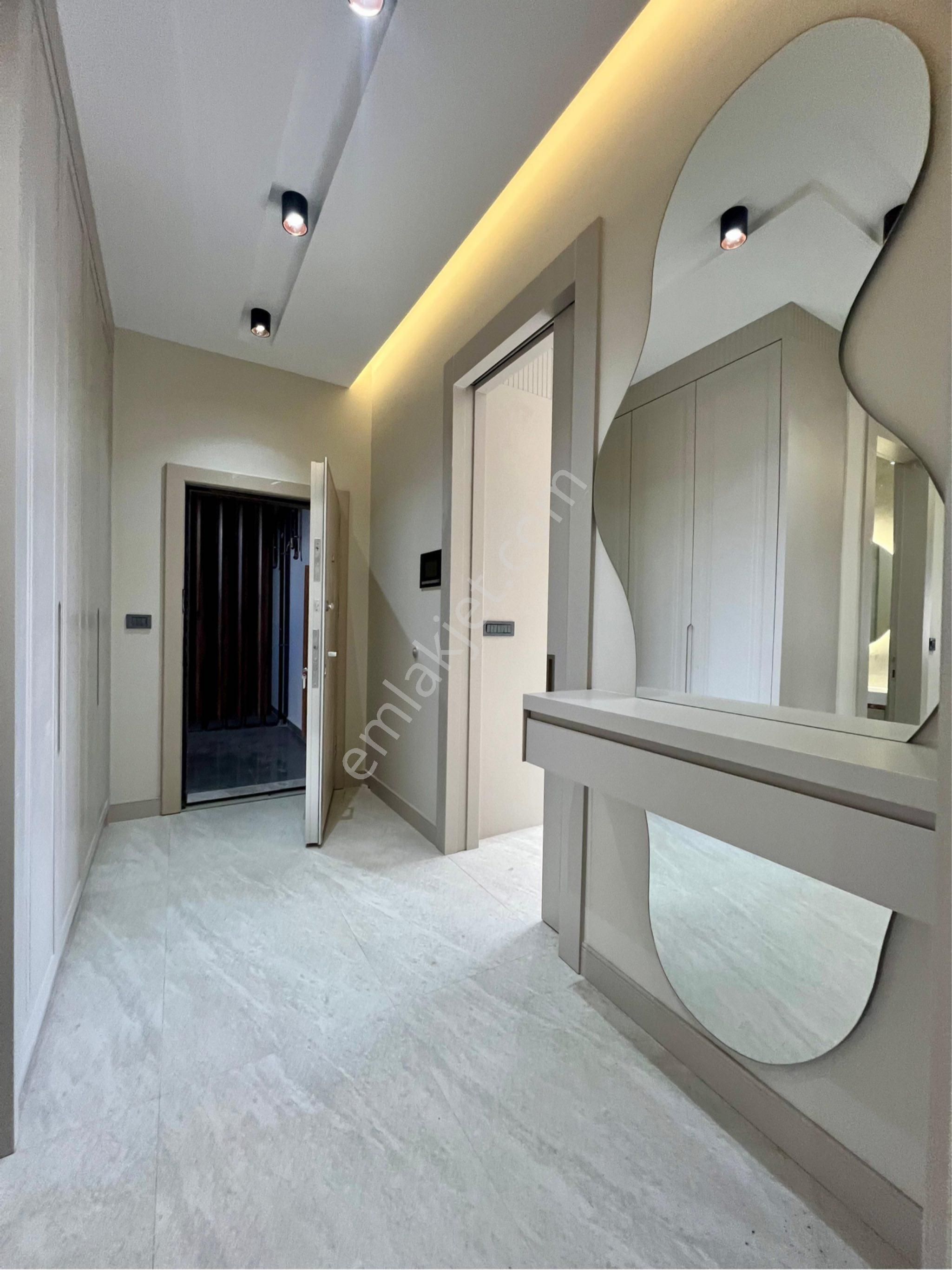 Yenişafakta 3.5+1 195m2 Akıllı Ev Sistemli Satılık Daire - Görsel 13