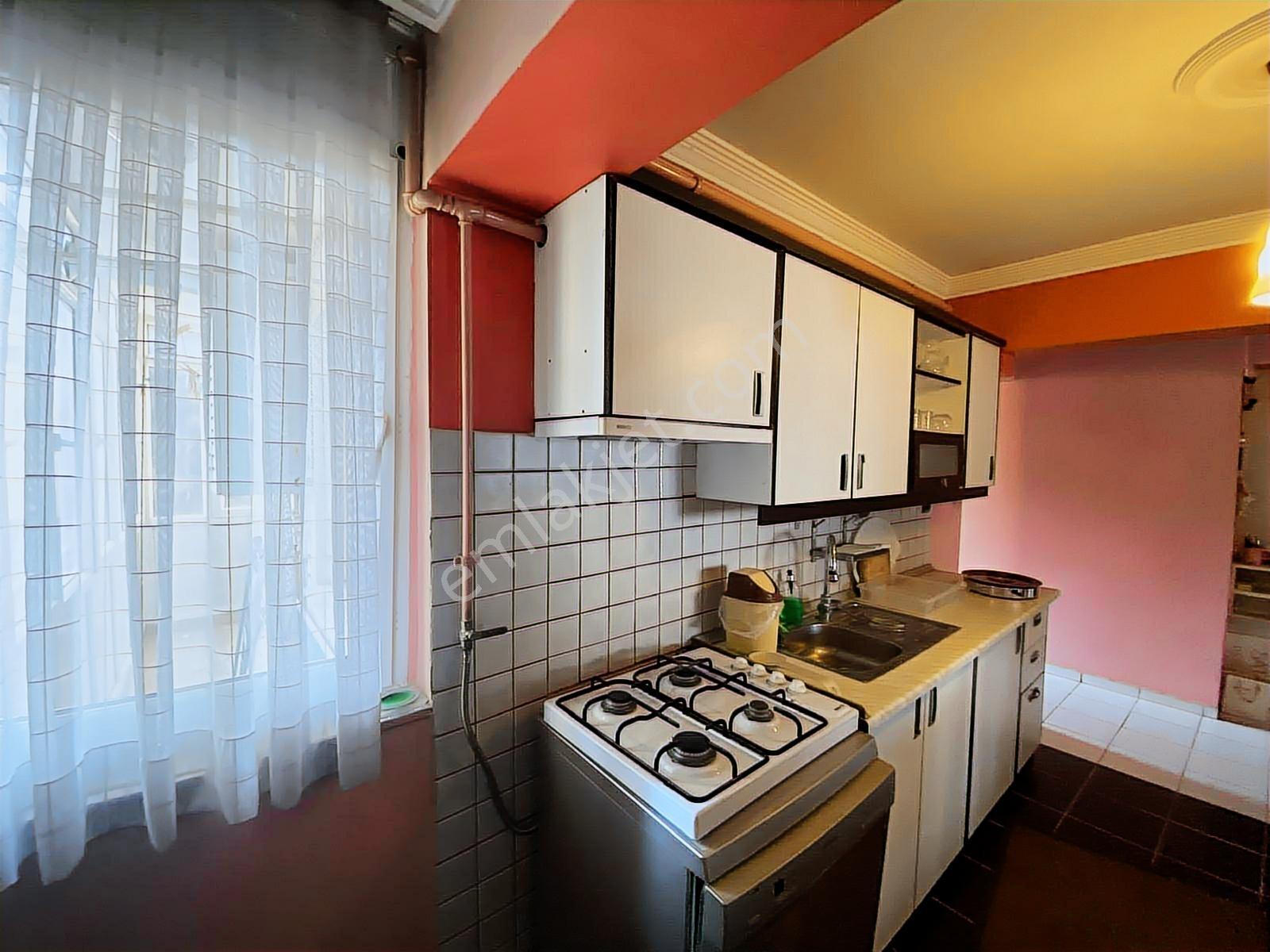 İzmir Bornovada Muhteşem Konumda Satılık Eşyalı 2+1 Daire - Görsel 16