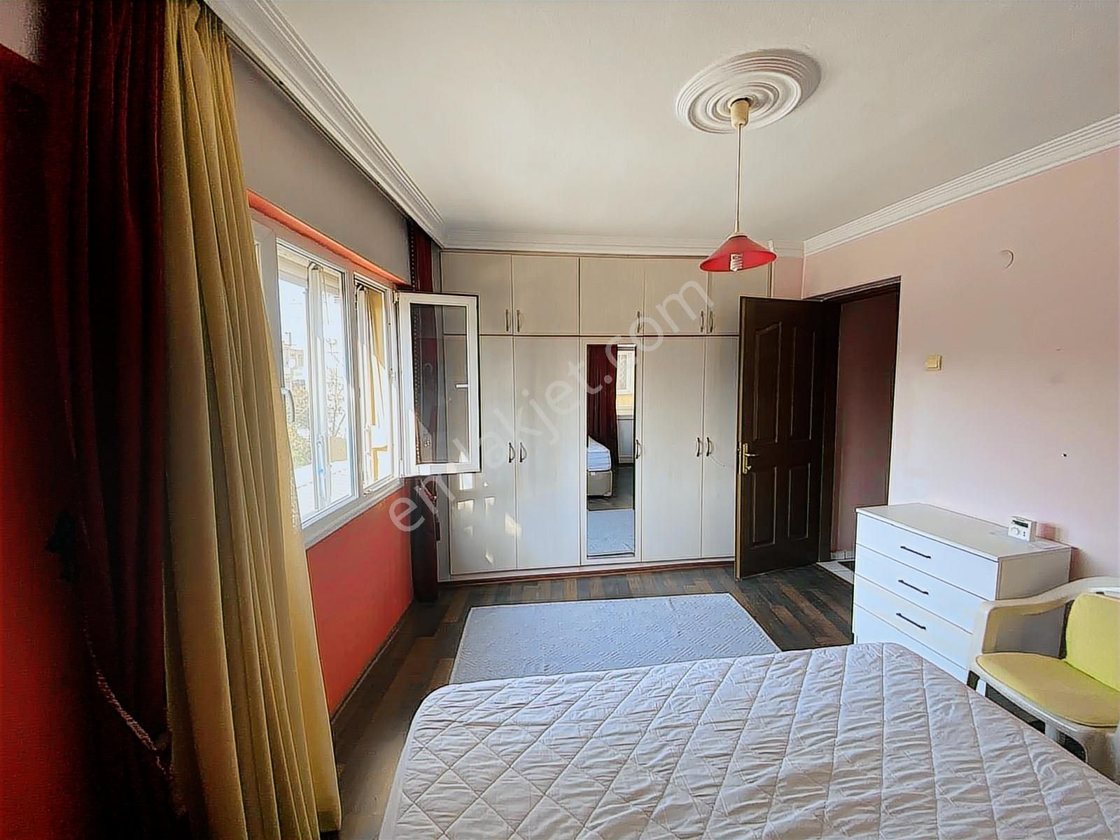 İzmir Bornovada Muhteşem Konumda Satılık Eşyalı 2+1 Daire - Görsel 7