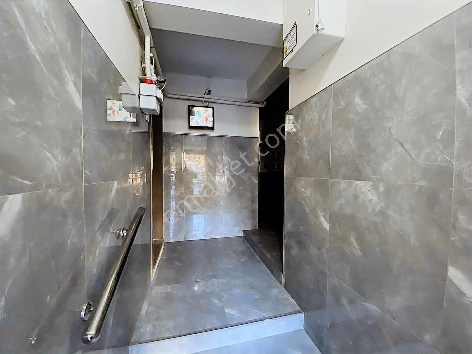İzmir Bornovada Muhteşem Konumda Satılık Eşyalı 2+1 Daire - Görsel 20