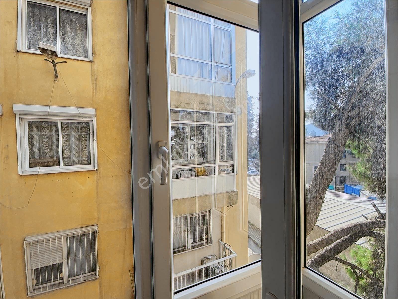 İzmir Bornovada Muhteşem Konumda Satılık Eşyalı 2+1 Daire - Görsel 34