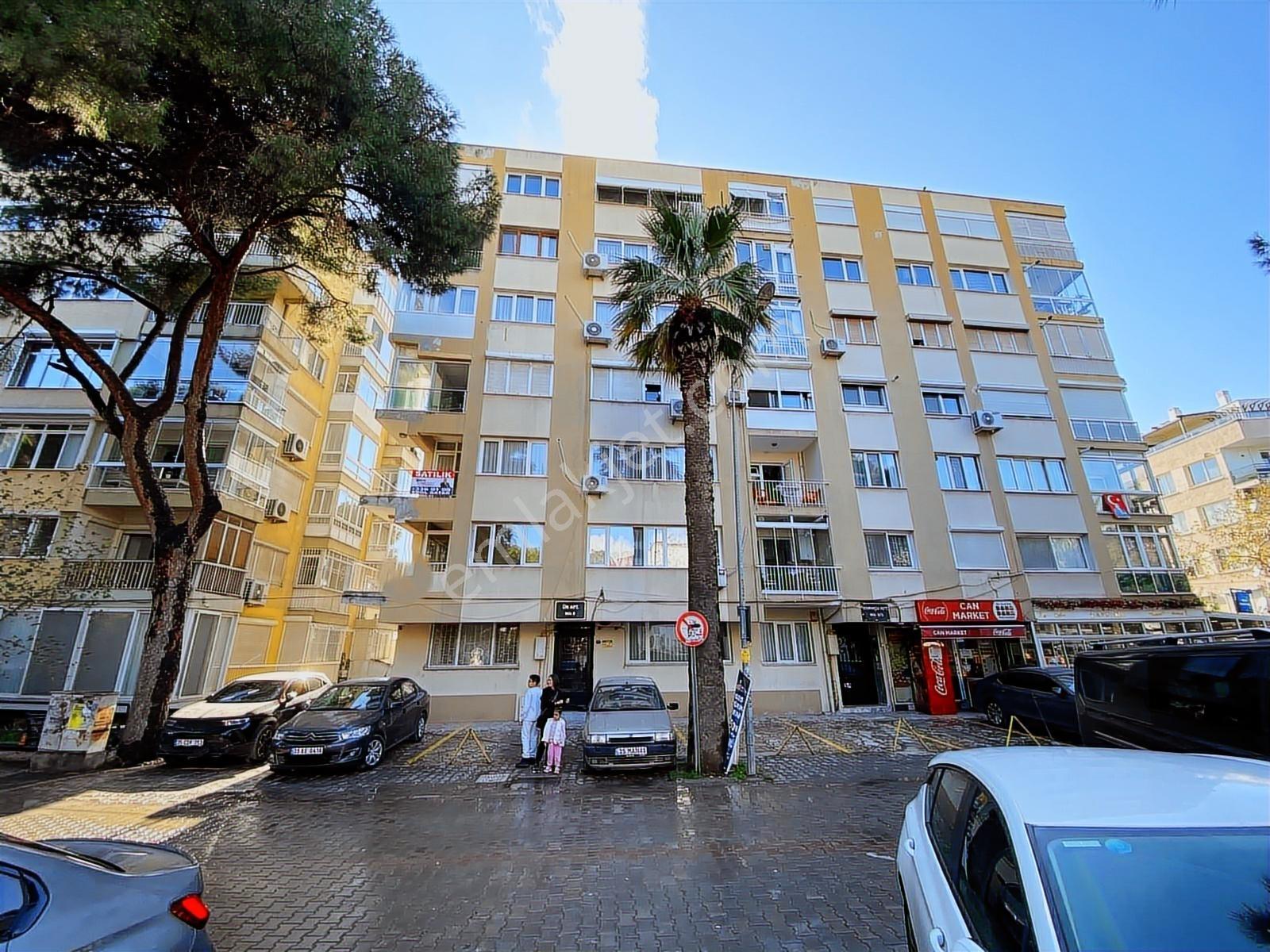 İzmir Bornovada Muhteşem Konumda Satılık Eşyalı 2+1 Daire - Görsel 10