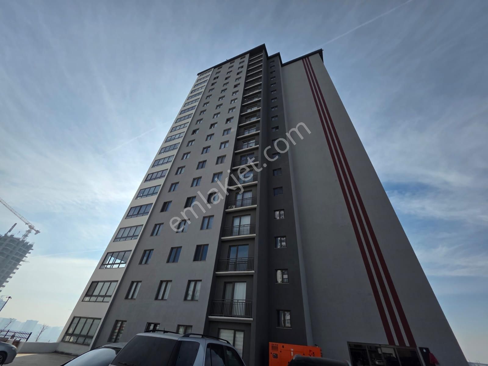 Y.mahalle Yuvaköy'de Ultra Lüx Yapılı Site İçi 4+1 Satılık Daire