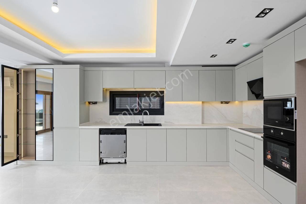 Soğucak'ta Müstakil Özel Havuzlu Satılık Lüks Villa - Görsel 3