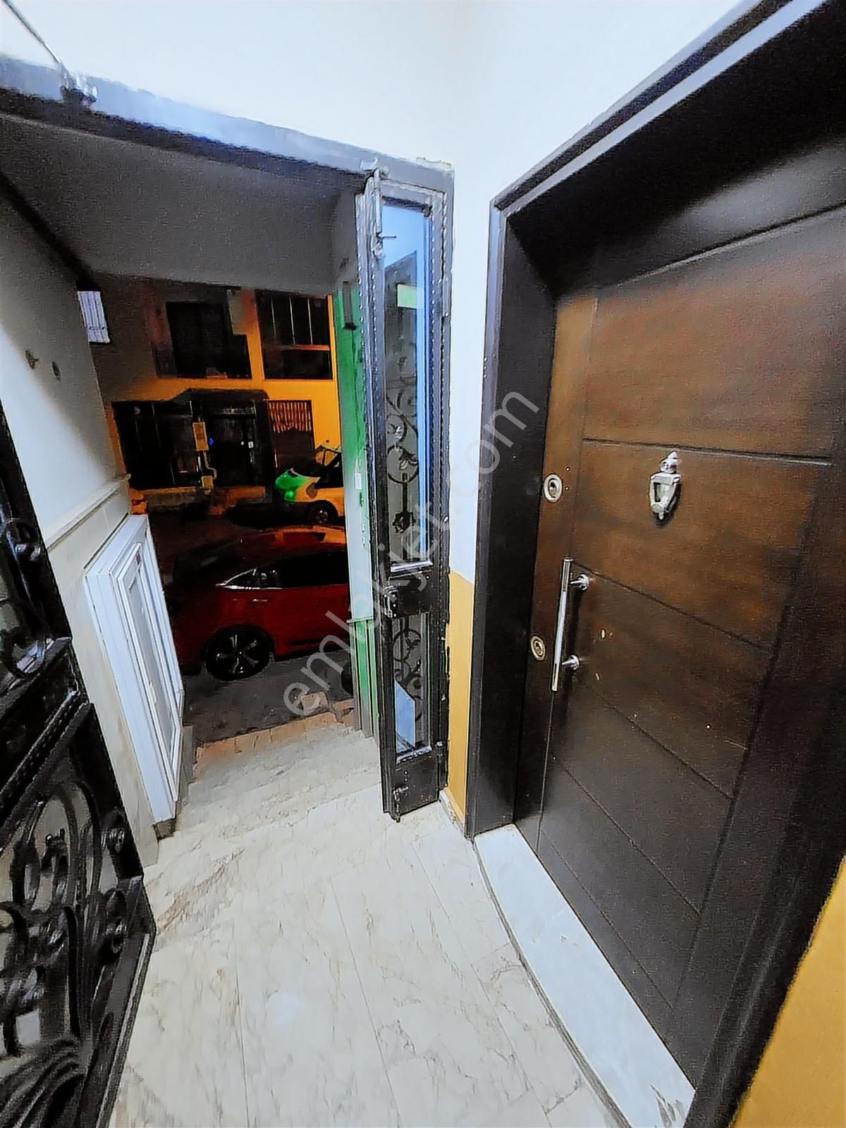 Turpa'dan Ordu Cadde'si Yakınında 1+1 Eşyalı Kiralık Daire - Görsel 9