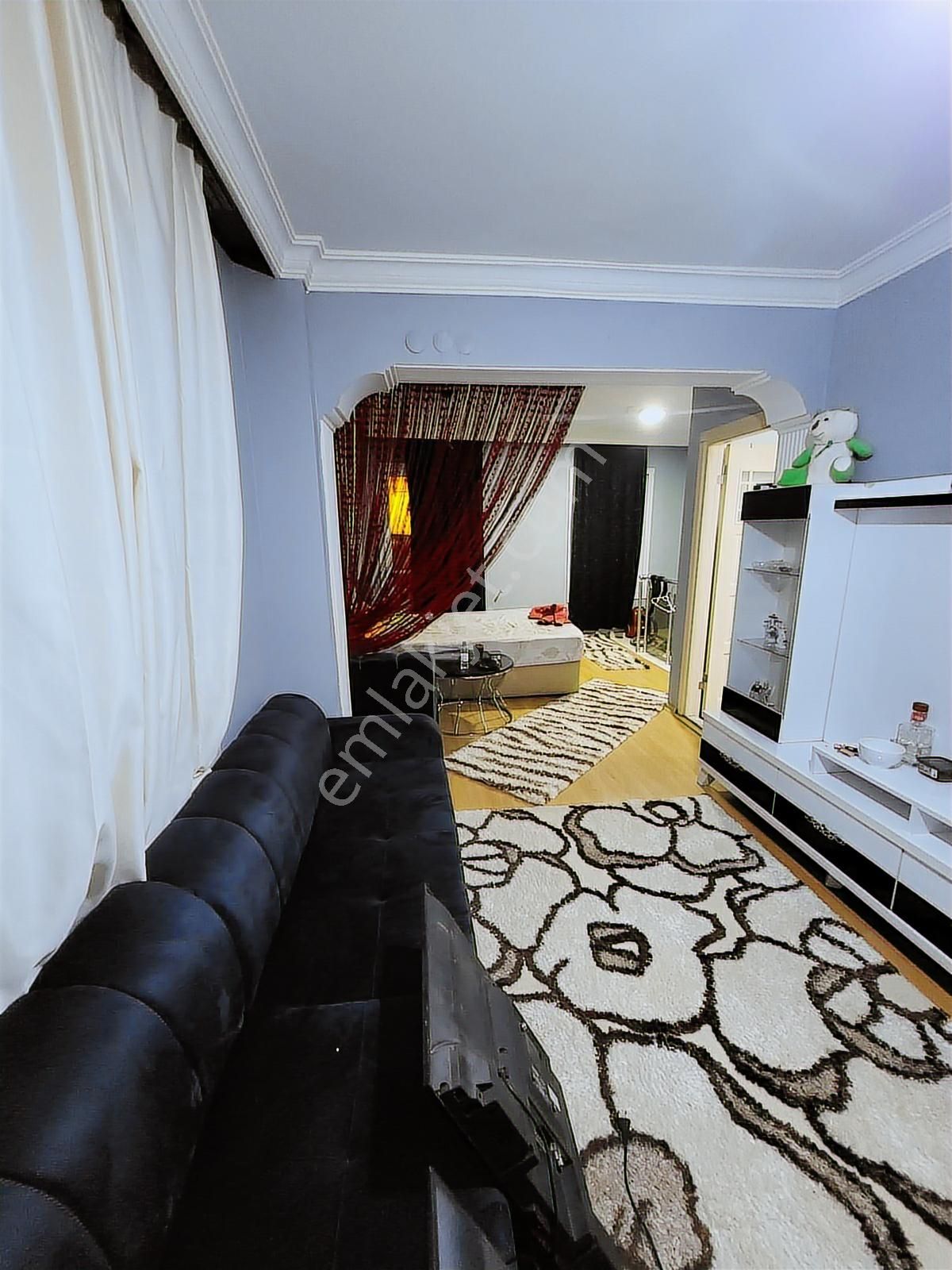 Turpa'dan Ordu Cadde'si Yakınında 1+1 Eşyalı Kiralık Daire - Görsel 6