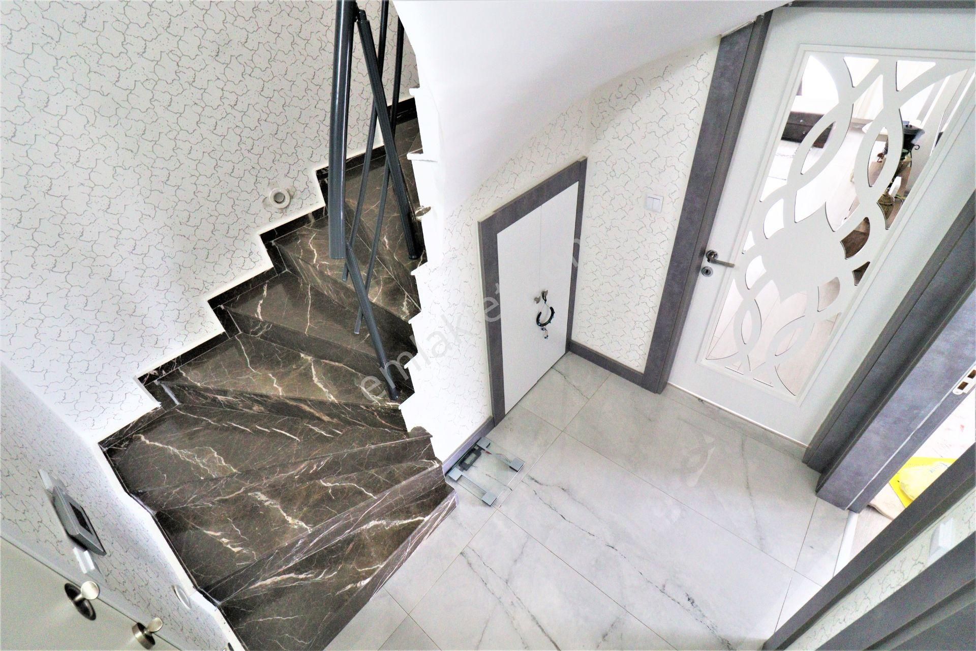Tek Yetkili Aygül'den Akçay'da Acil Fiyat Düştü Modern Tasarımı İle Çift Teraslı Satılık 3+1 Dubleks - Görsel 9