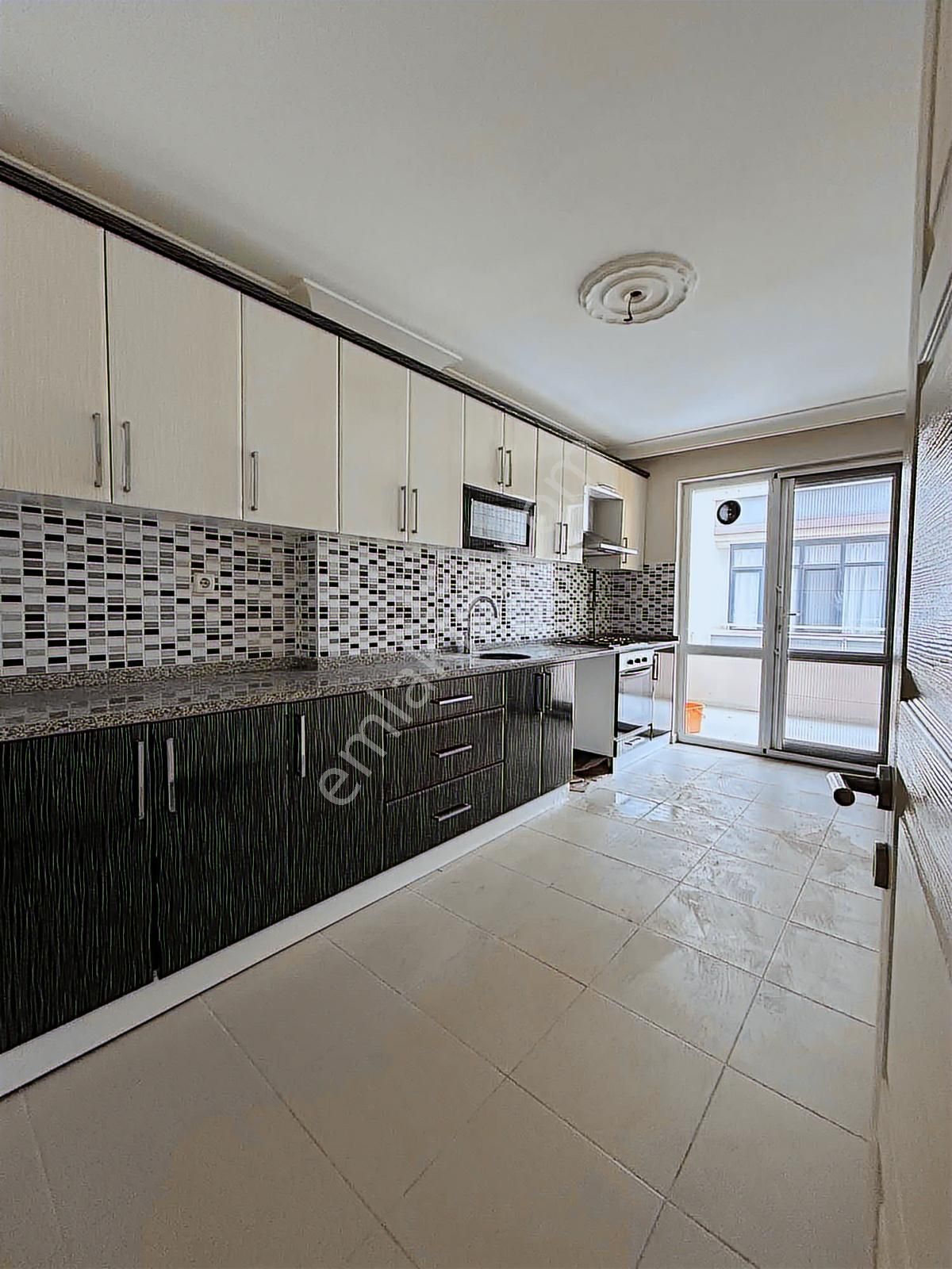 Plevne Mahallesinde Geniş Kiralık 3+1 Yüksek Giriş Daire - Görsel 6