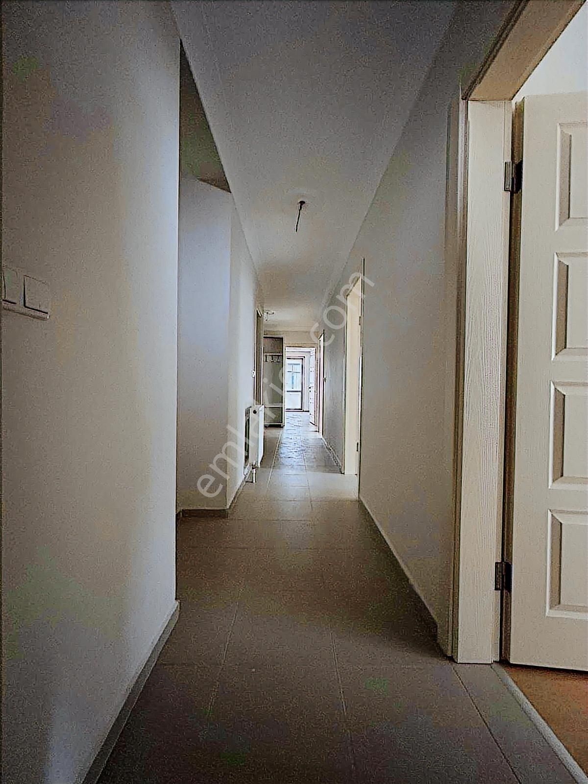 Plevne Mahallesinde Geniş Kiralık 3+1 Yüksek Giriş Daire - Görsel 20