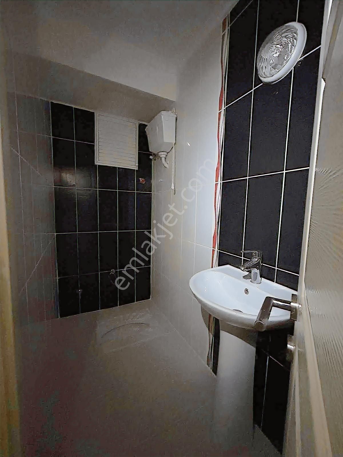 Plevne Mahallesinde Geniş Kiralık 3+1 Yüksek Giriş Daire - Görsel 21