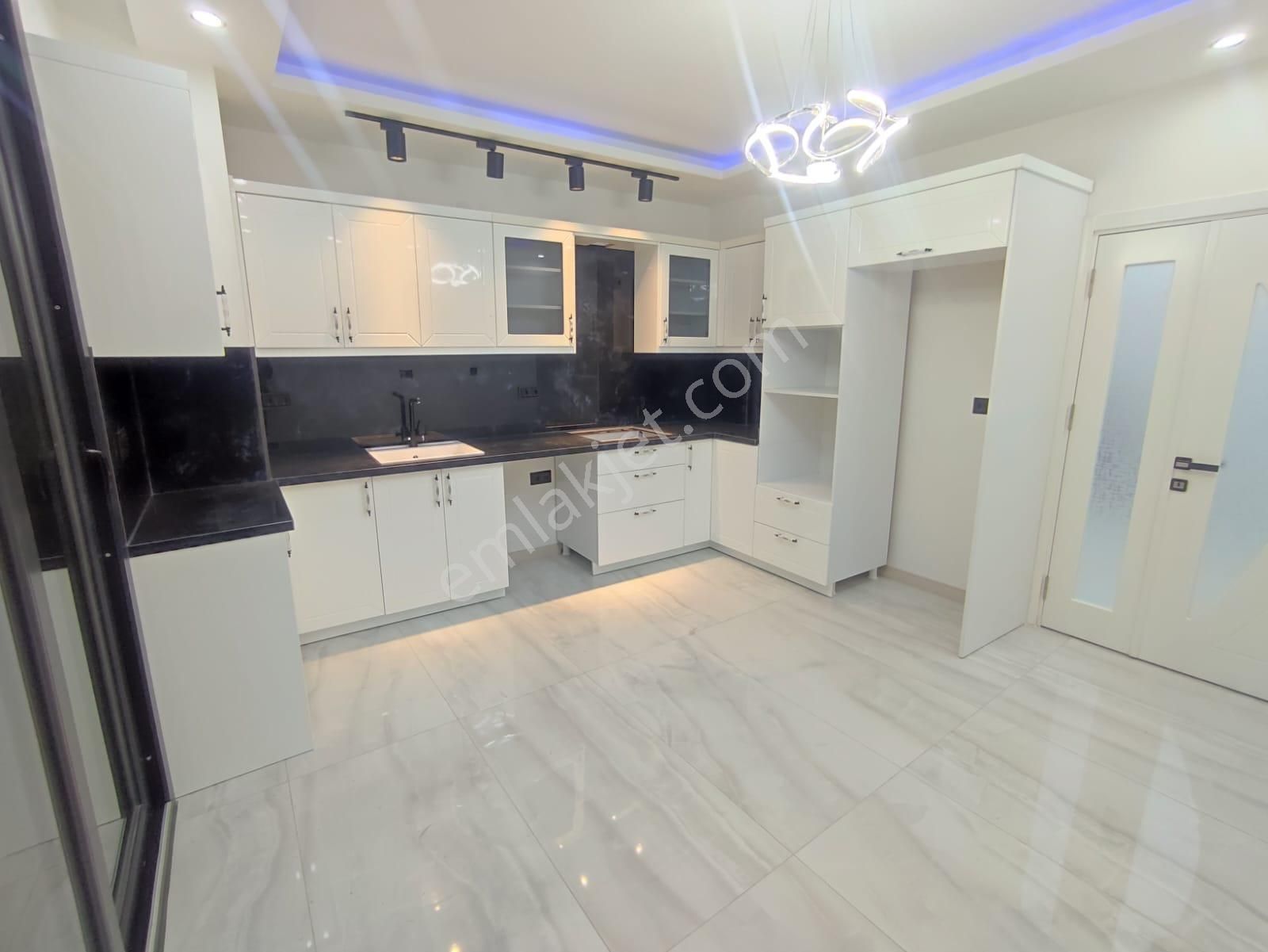 Hisar Mahallesi 5+1 Tam Müstakil Sıfır Otoparklı Villa - Görsel 4