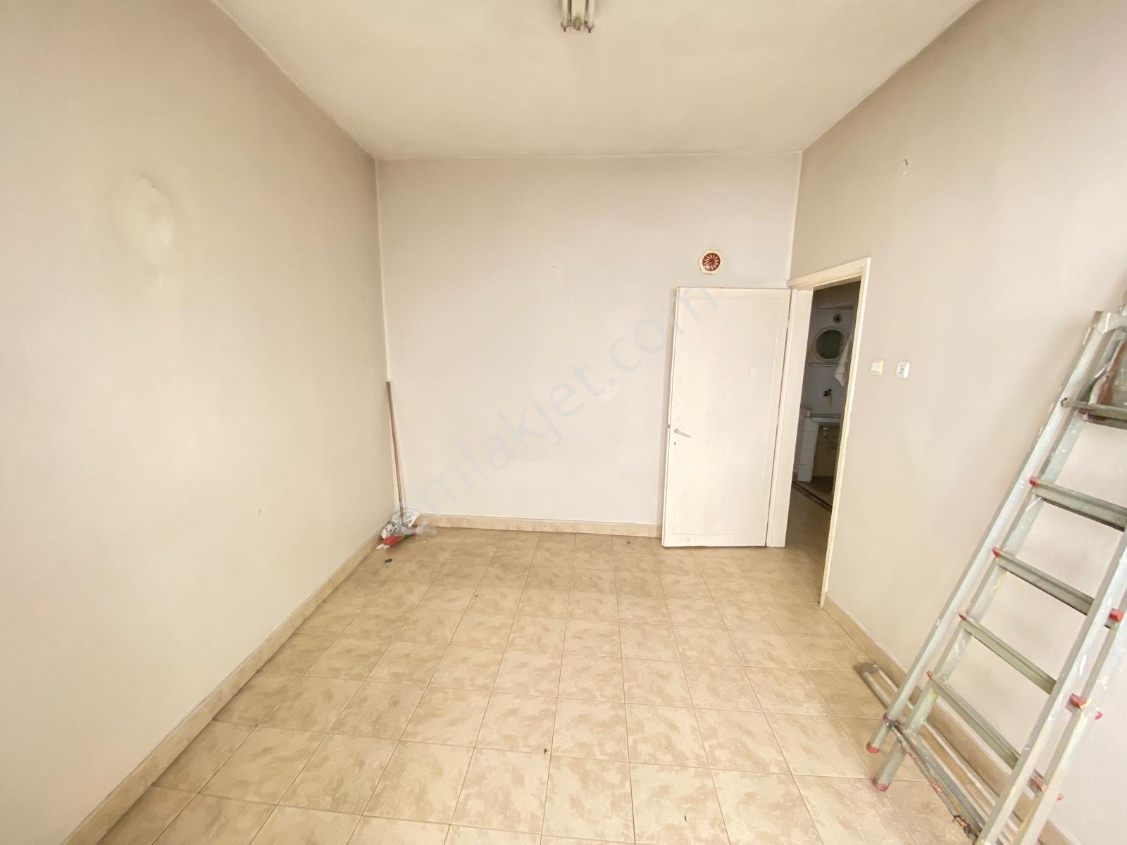 Prestij'den Sağlık'ta Ayrı Mutfak Geniş Oturumlu 2+1 Daire - Görsel 13