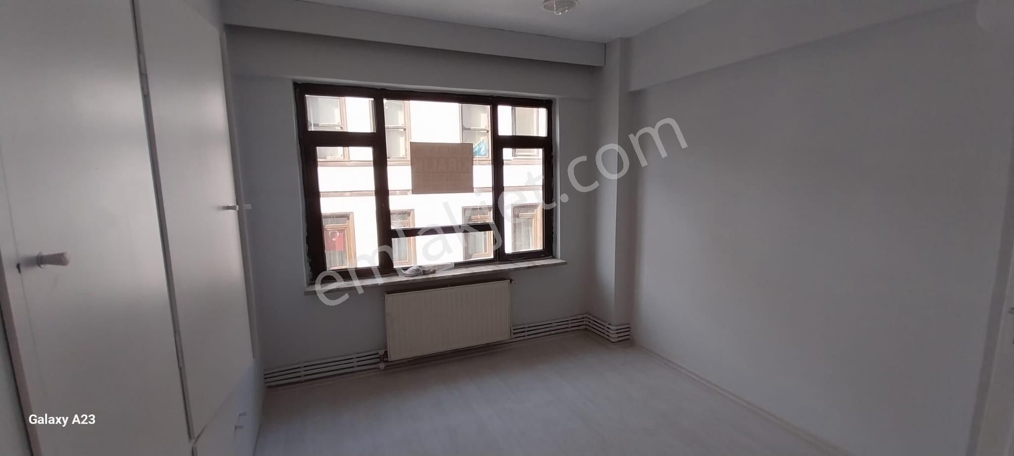 Heykelde Köşe Ferah Aydınlık Kiralık Ara Kat - Görsel 6