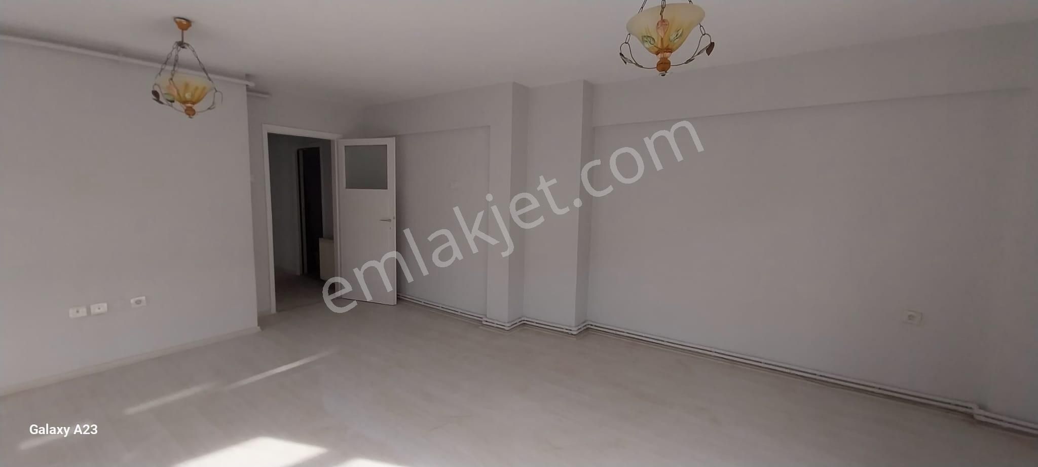 Heykelde Köşe Ferah Aydınlık Kiralık Ara Kat - Görsel 3