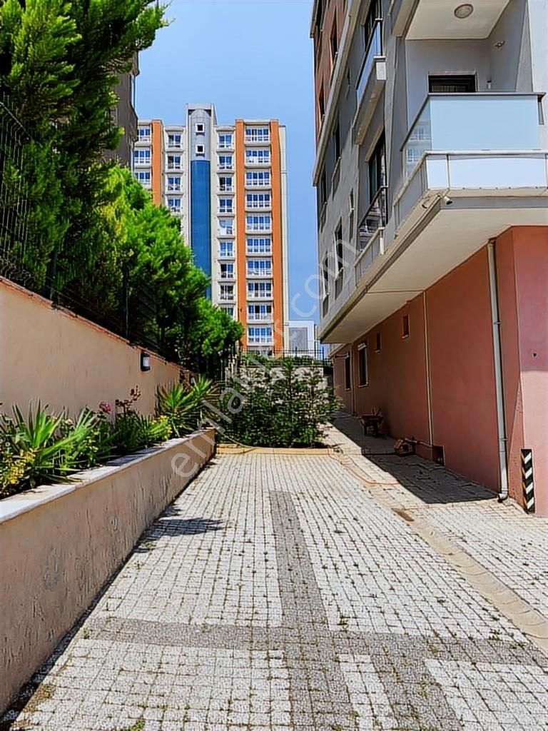 Şerifali Hatboyu Cad. Üstü Arakat Balkonlu Güney Cep. 2+1 - Görsel 14