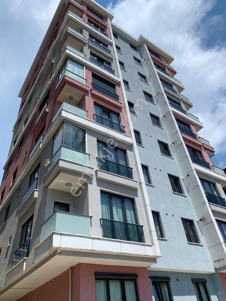 Şerifali Hatboyu Cad. Üstü Arakat Balkonlu Güney Cep. 2+1