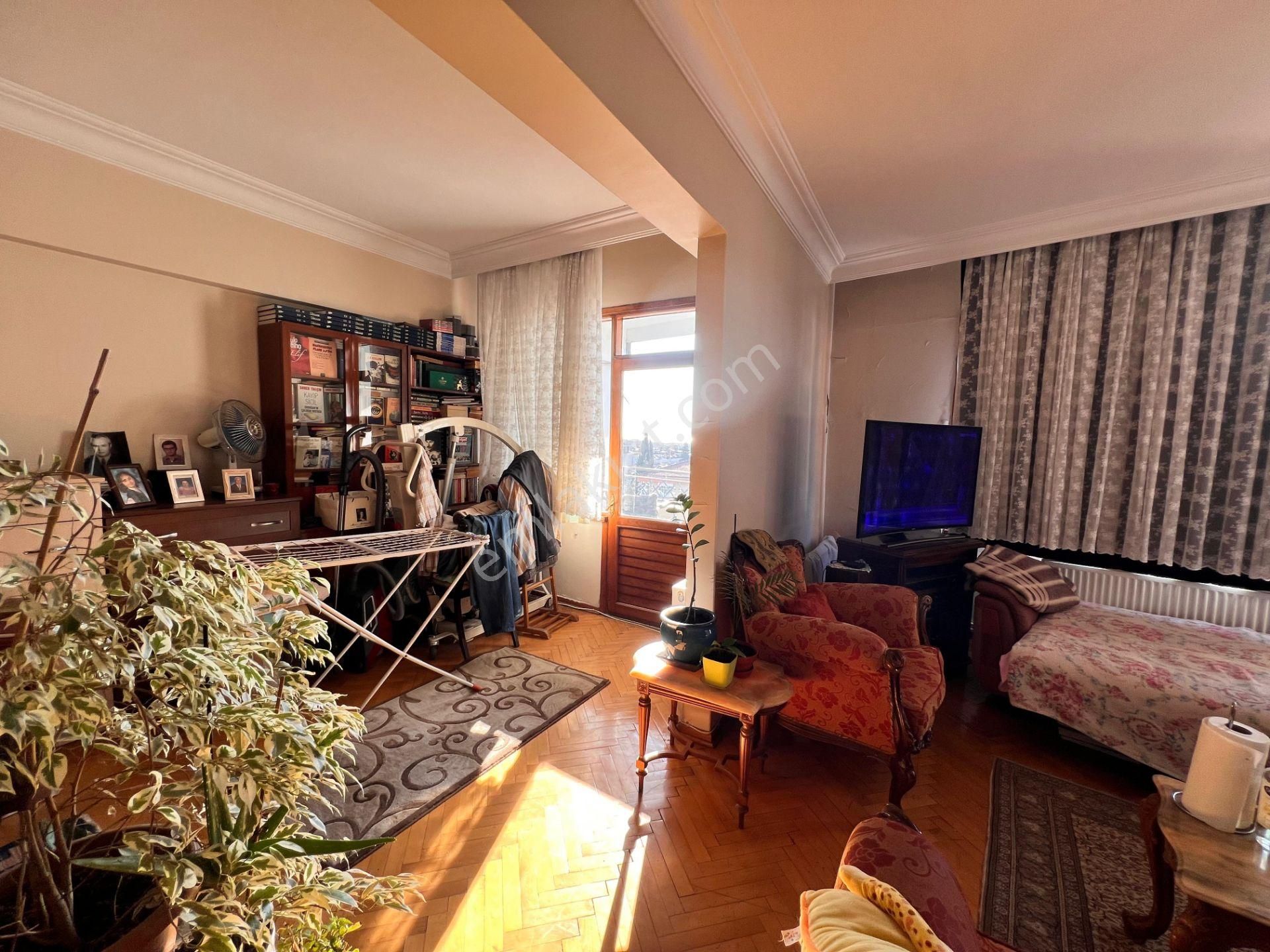 Küçükyalı'da Leb-ı Derya Deniz Manzaralı Ön Cephe 3+1 - Görsel 25