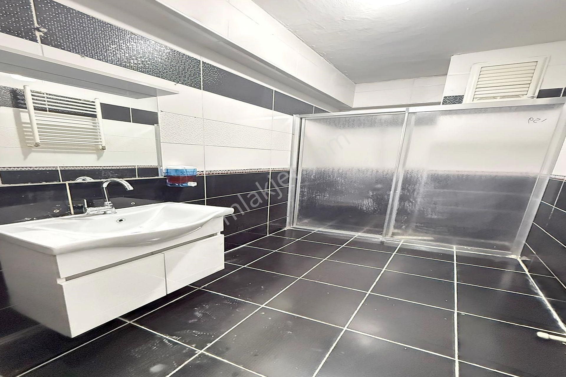 Merkezi Lokasyonda Geniş Ve Ferah 2+1 Satılık Daire - Görsel 24