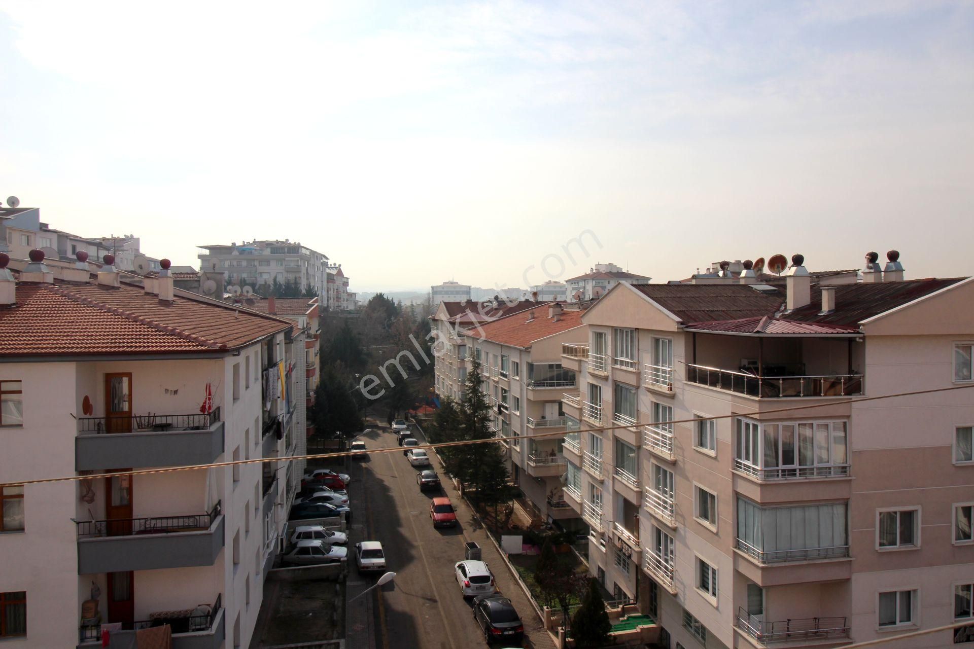 Emre Emlak'tan Topçu'da Köşe Cephe Ön Cephe Fırsat 5+1 Satılık Daire - Görsel 32