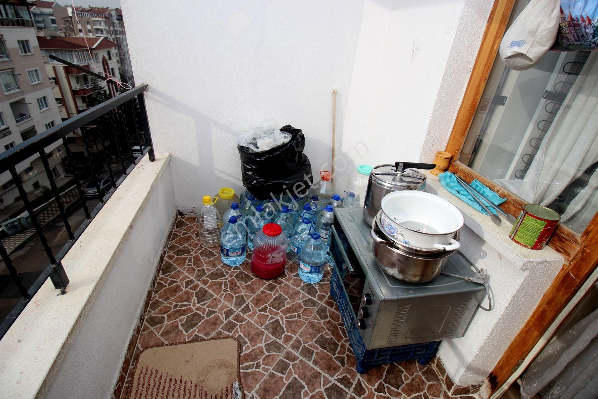 Emre Emlak'tan Topçu'da Köşe Cephe Ön Cephe Fırsat 5+1 Satılık Daire - Görsel 9