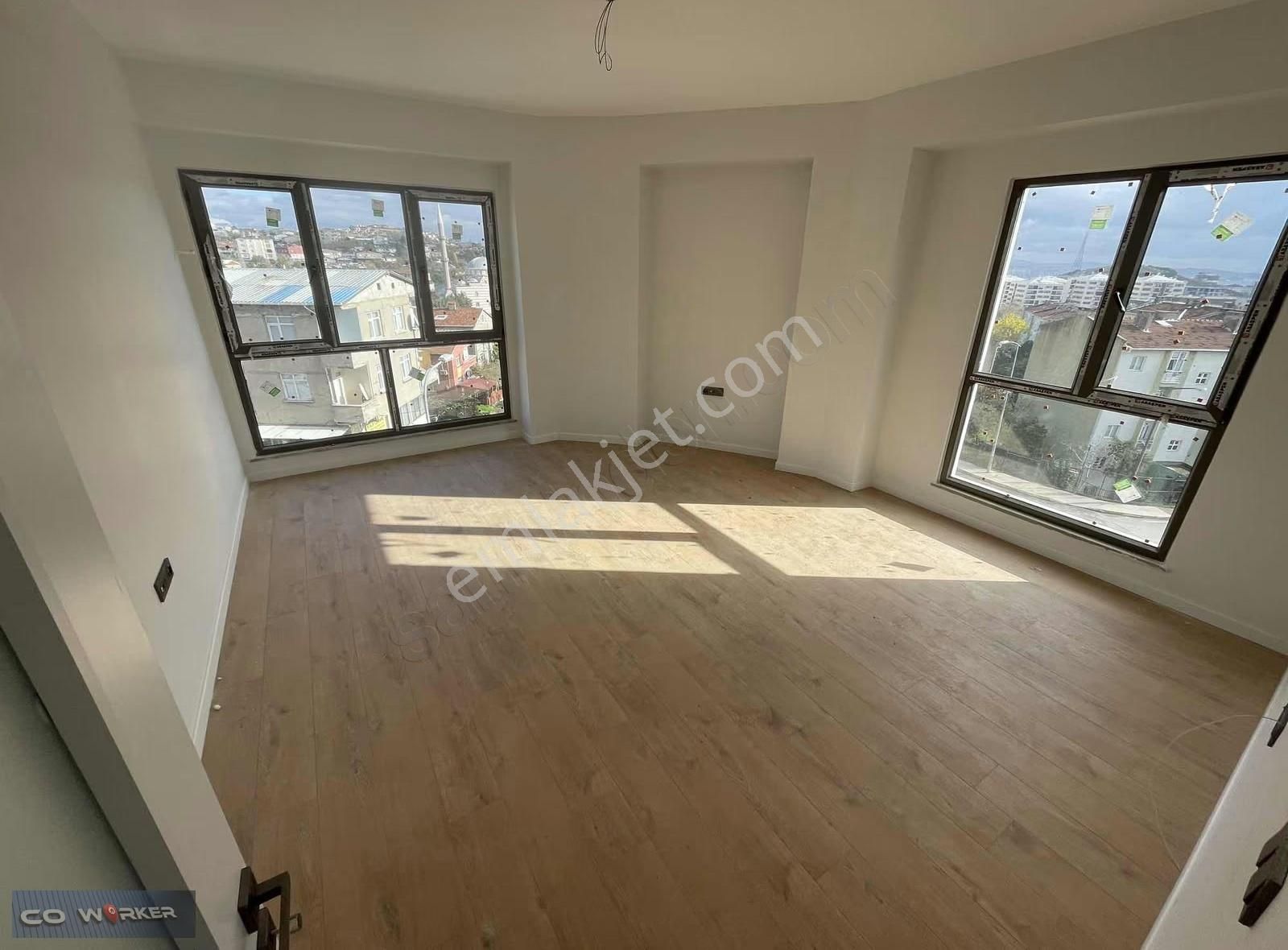 Piyasanın Altında Sıfır Binada Cadde Üstü Açık&kapalı Otoparklı