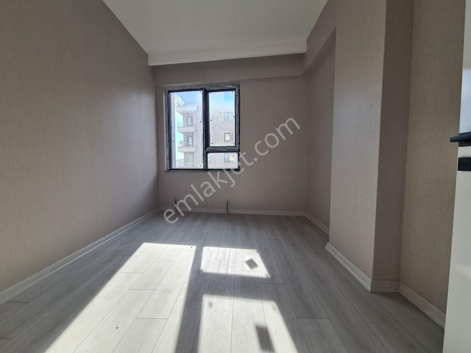 Sancaktepe'de Park Manzaralı Köşebaşı Sıfır Binada 2-banyolu 3+1 - Görsel 23