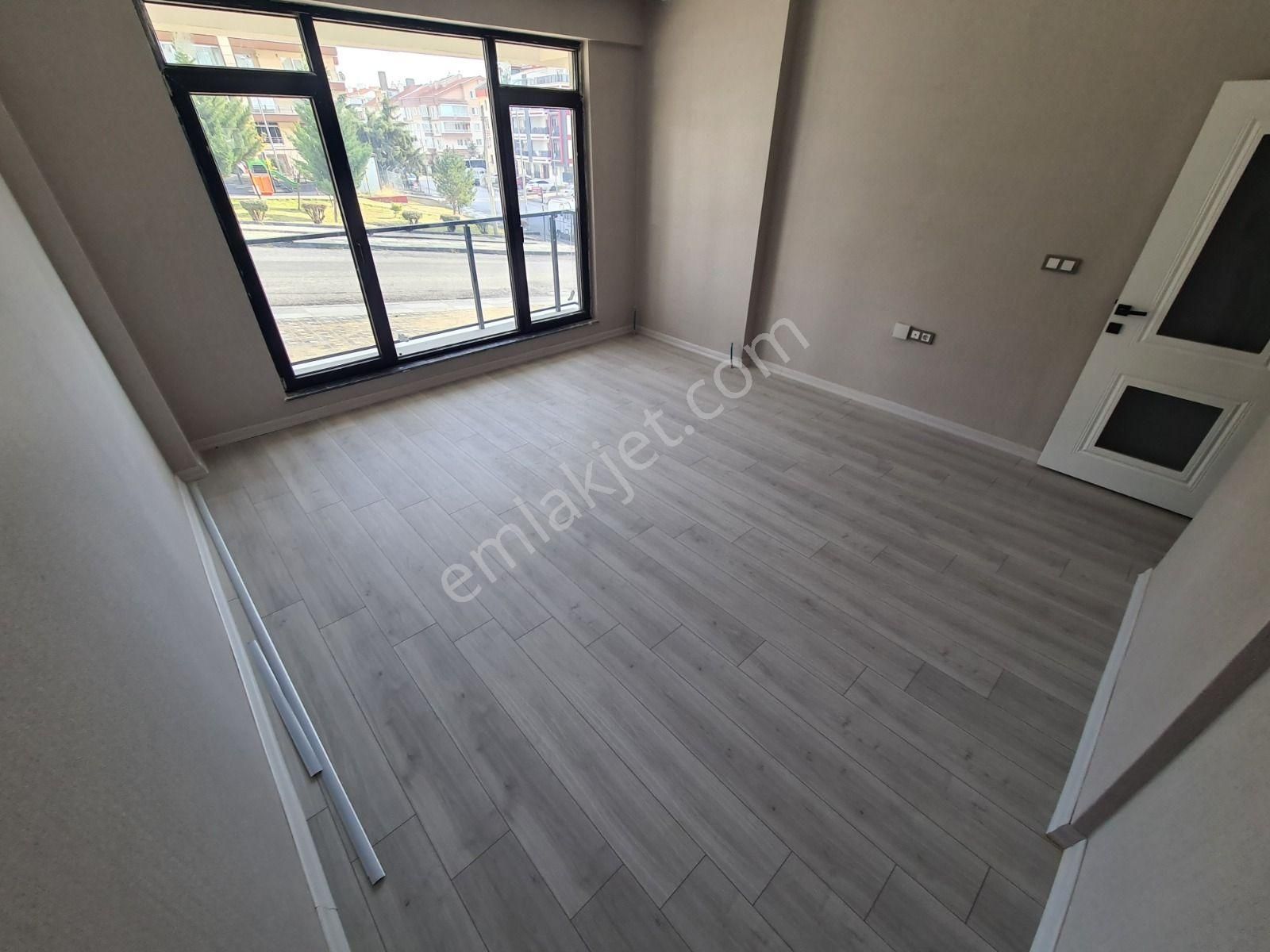 Sancaktepe'de Park Manzaralı Köşebaşı Sıfır Binada 2-banyolu 3+1 - Görsel 11