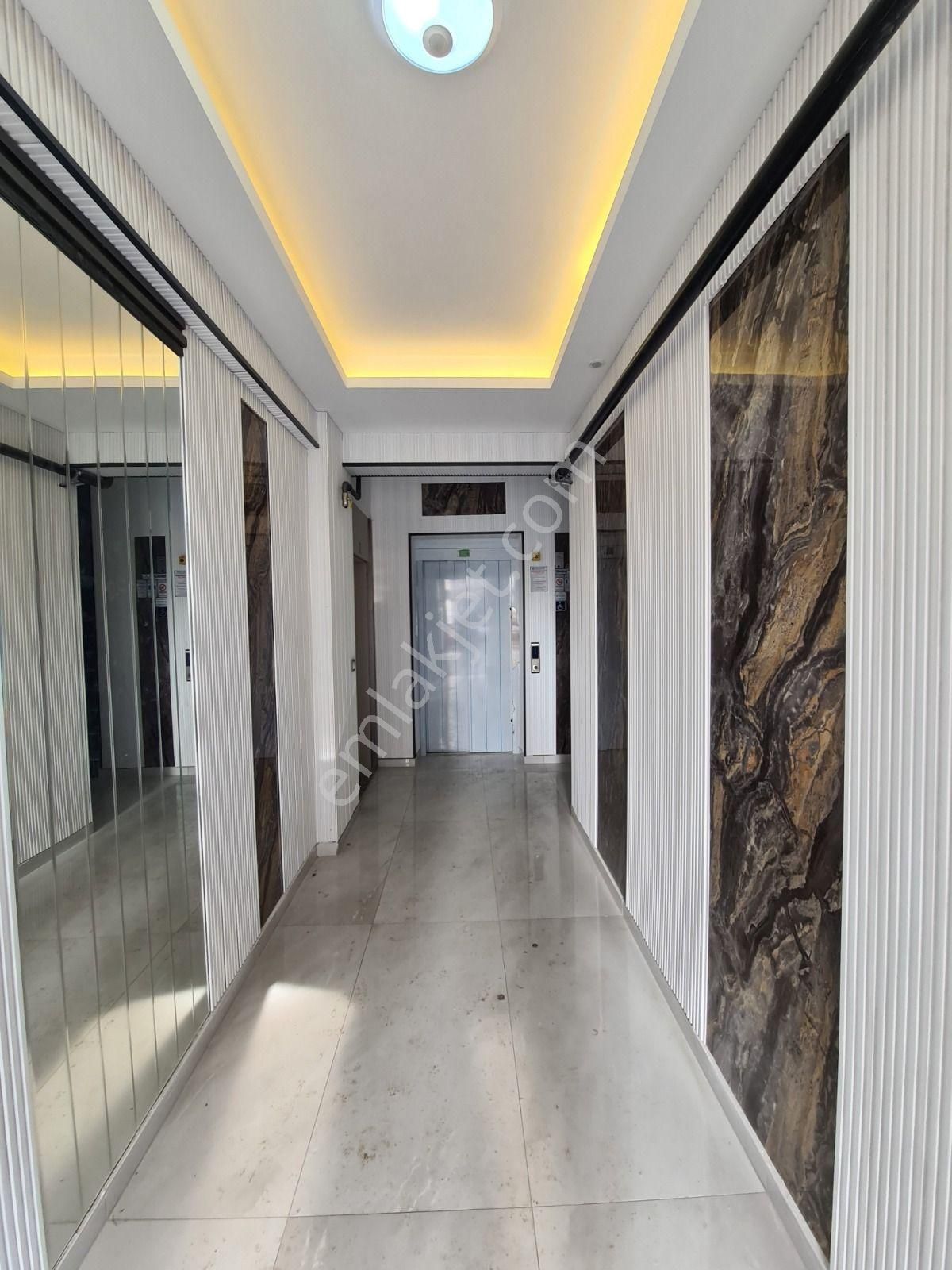 Sancaktepe'de Park Manzaralı Köşebaşı Sıfır Binada 2-banyolu 3+1 - Görsel 34