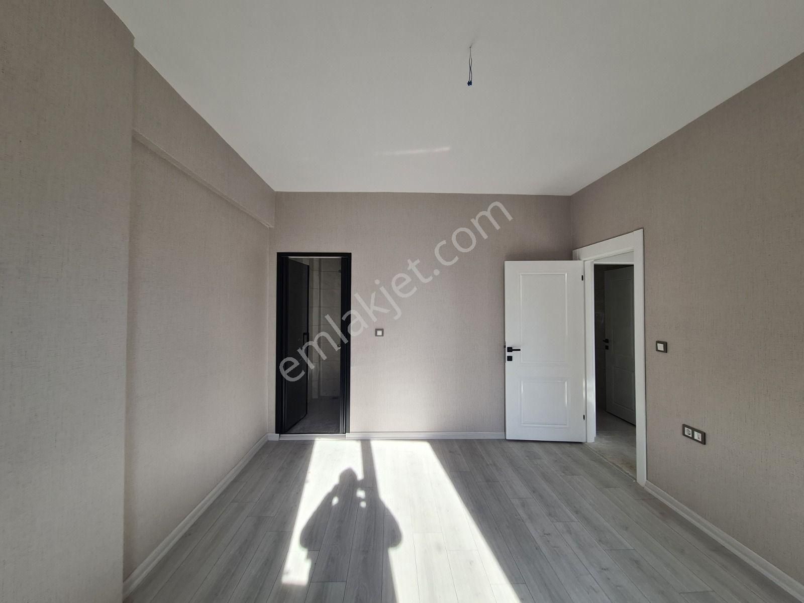 Sancaktepe'de Park Manzaralı Köşebaşı Sıfır Binada 2-banyolu 3+1 - Görsel 28