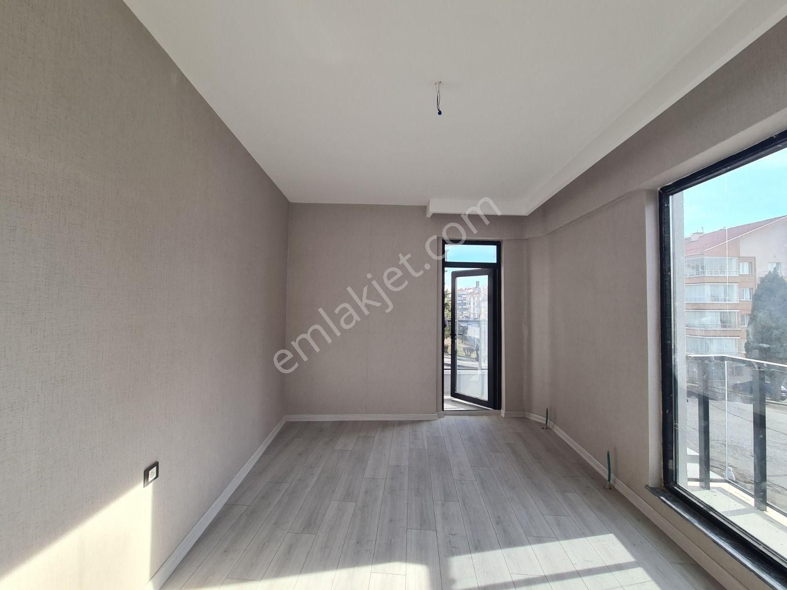 Sancaktepe'de Park Manzaralı Köşebaşı Sıfır Binada 2-banyolu 3+1 - Görsel 15