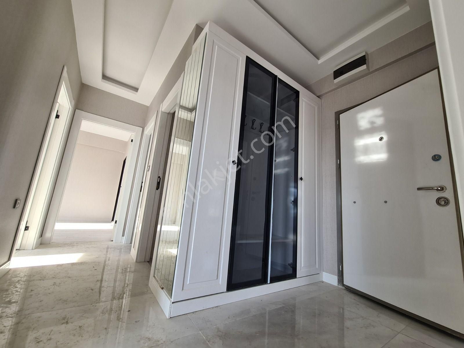 Sancaktepe'de Park Manzaralı Köşebaşı Sıfır Binada 2-banyolu 3+1 - Görsel 13