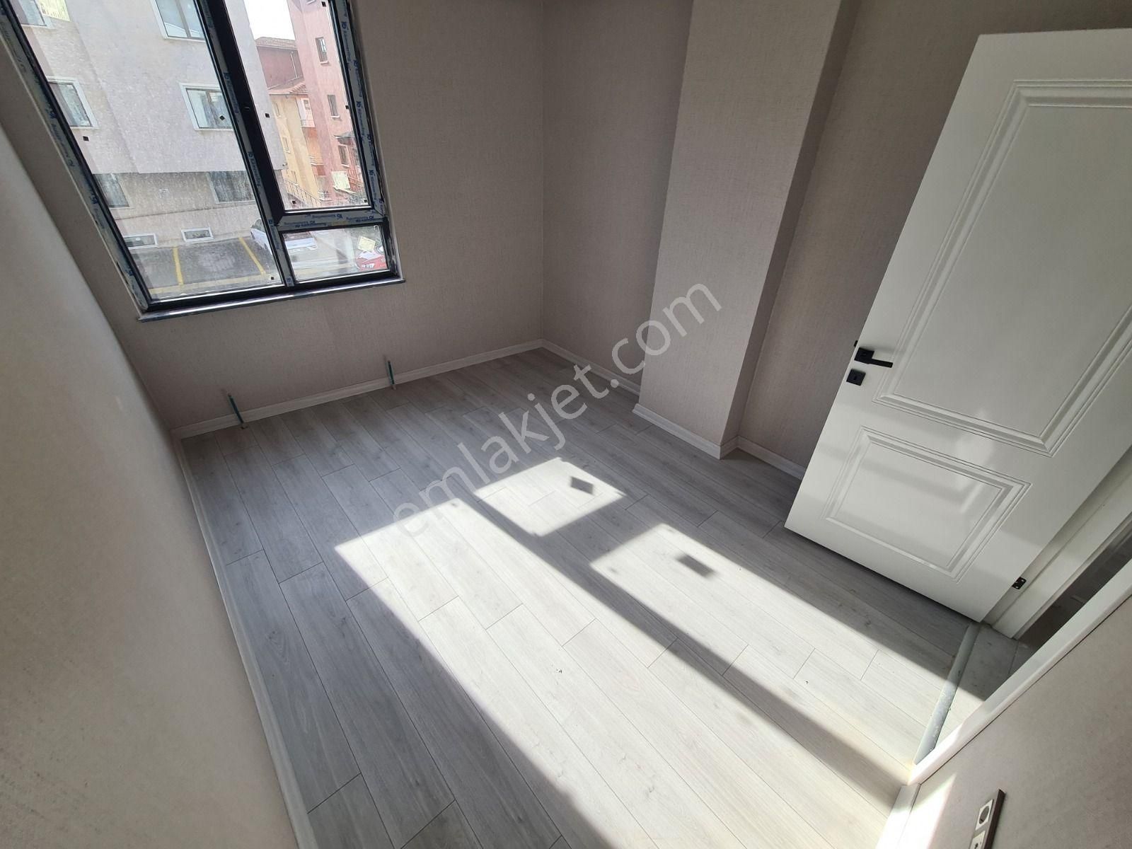 Sancaktepe'de Park Manzaralı Köşebaşı Sıfır Binada 2-banyolu 3+1 - Görsel 27