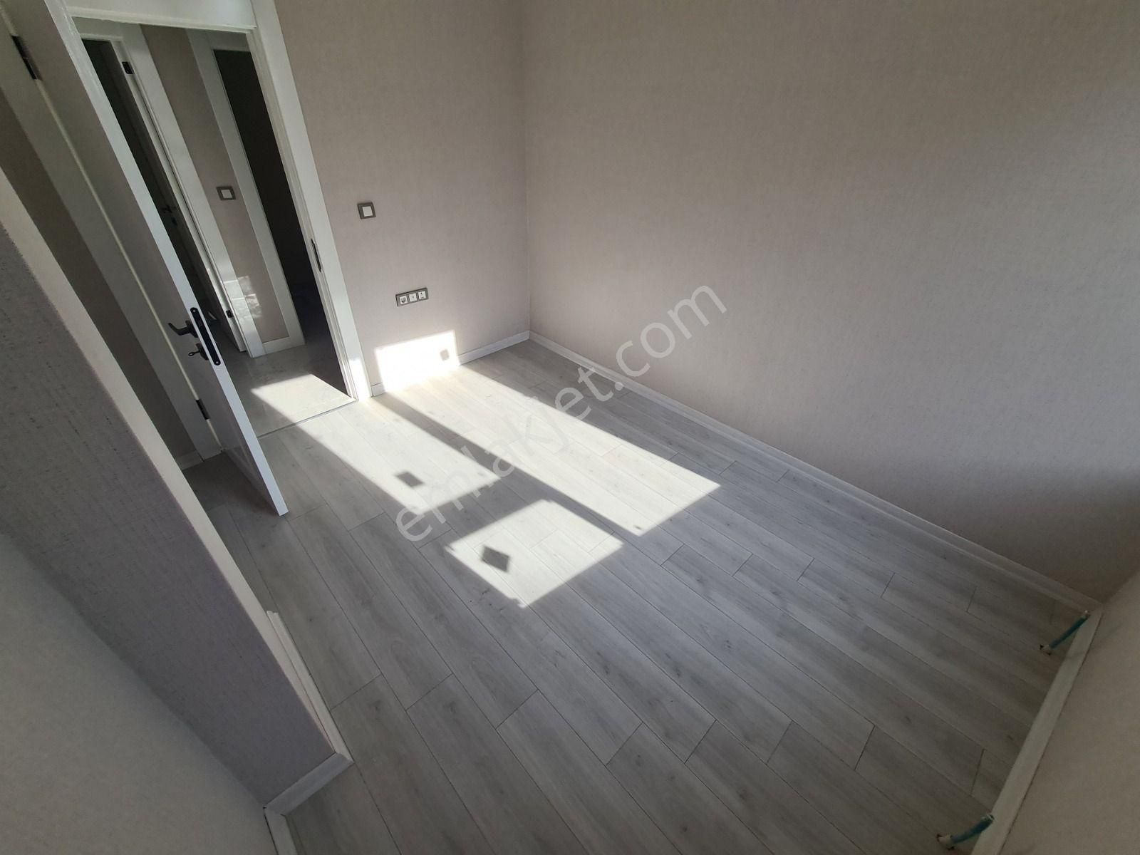 Sancaktepe'de Park Manzaralı Köşebaşı Sıfır Binada 2-banyolu 3+1 - Görsel 24