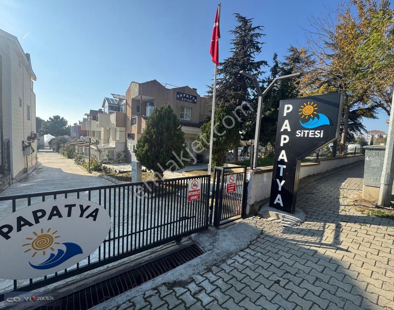 Denize Sıfır , Site İçinde, 3+1 Tripleks , Teras & Bahçeli