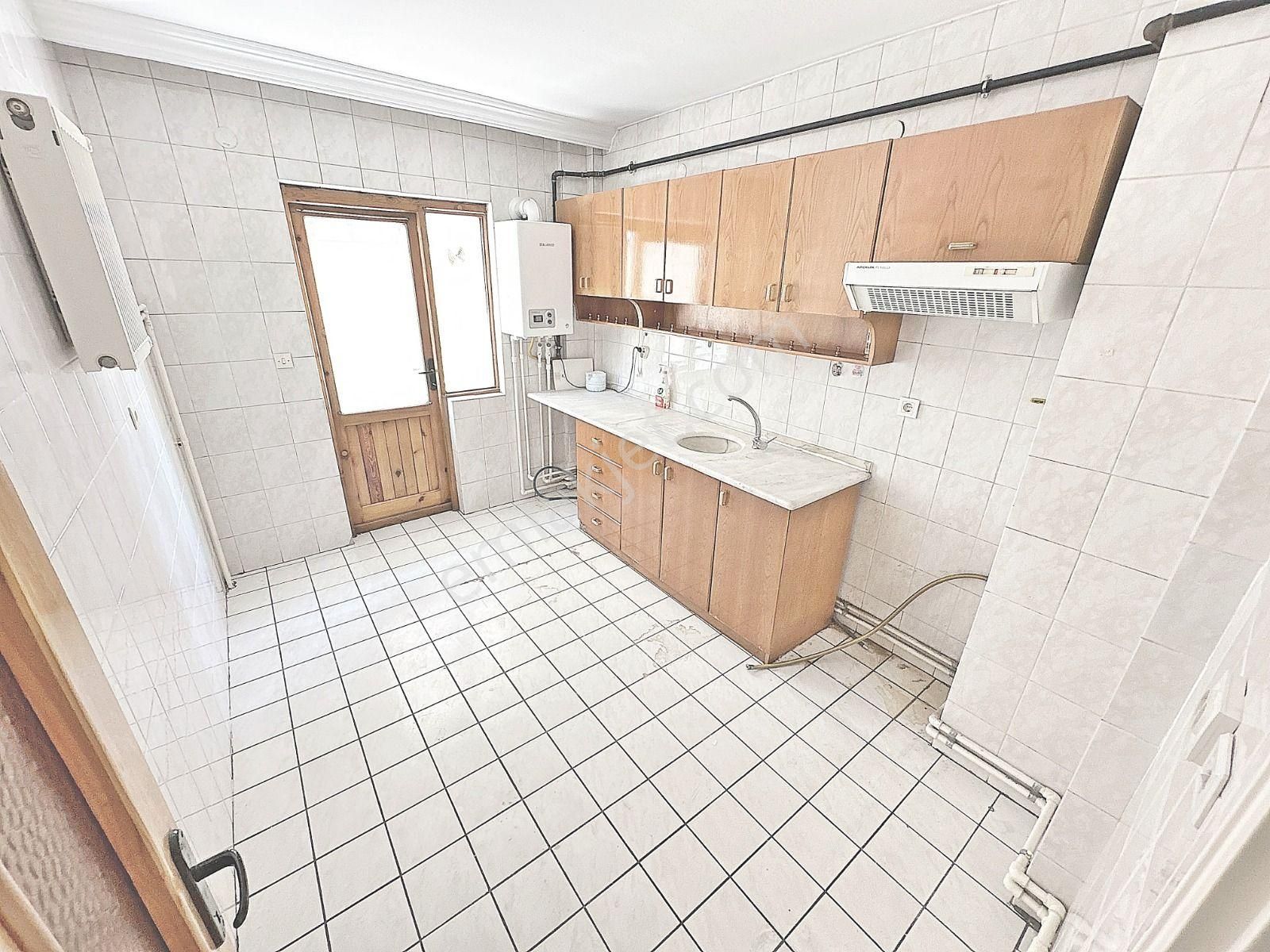 Keçiören Gazze Cad. Üzerinde Merkezi Lokasyon 3+1 Satılık Fırsat Daire