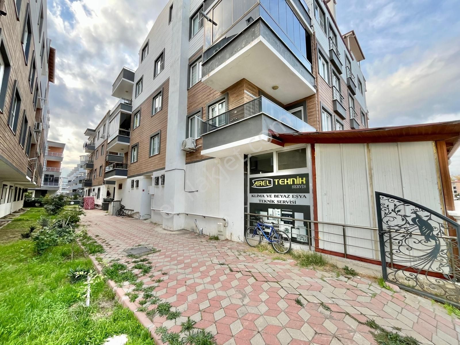 Tek Yetkili Gümüşden Altınkumda Arakat Asansörlü Fırsat 1+1daire - Görsel 9