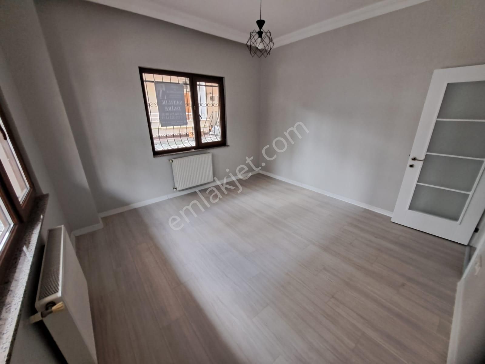 Maltepe Küçükyalıda 1+1 Satılık Yüksek Giriş Ön Cephe Ayrı Mutfaklı Fırsat Boş - Görsel 4