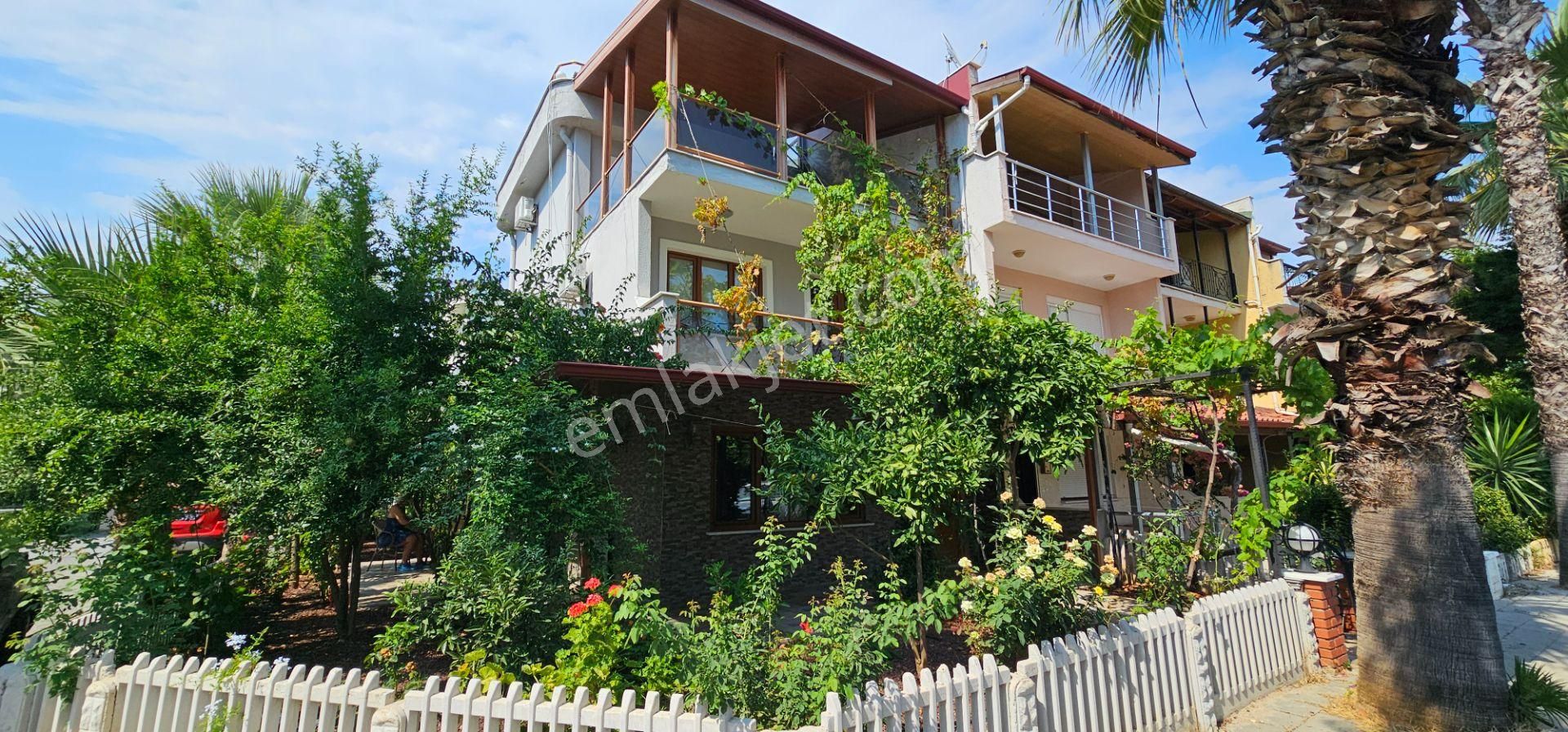 Goldhouse Dan Satılık Akarca Da Denize Yürüme Mesafesinde Köşe Konumda İkiz Villa