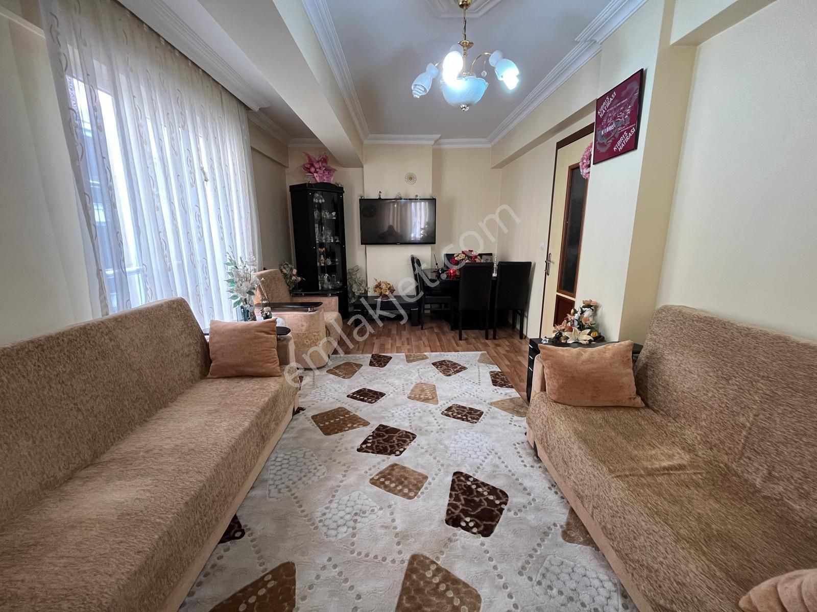 Akkonakta Arakat 2+1 110 M2 13 Yıllık Fırsat Daire - Görsel 4