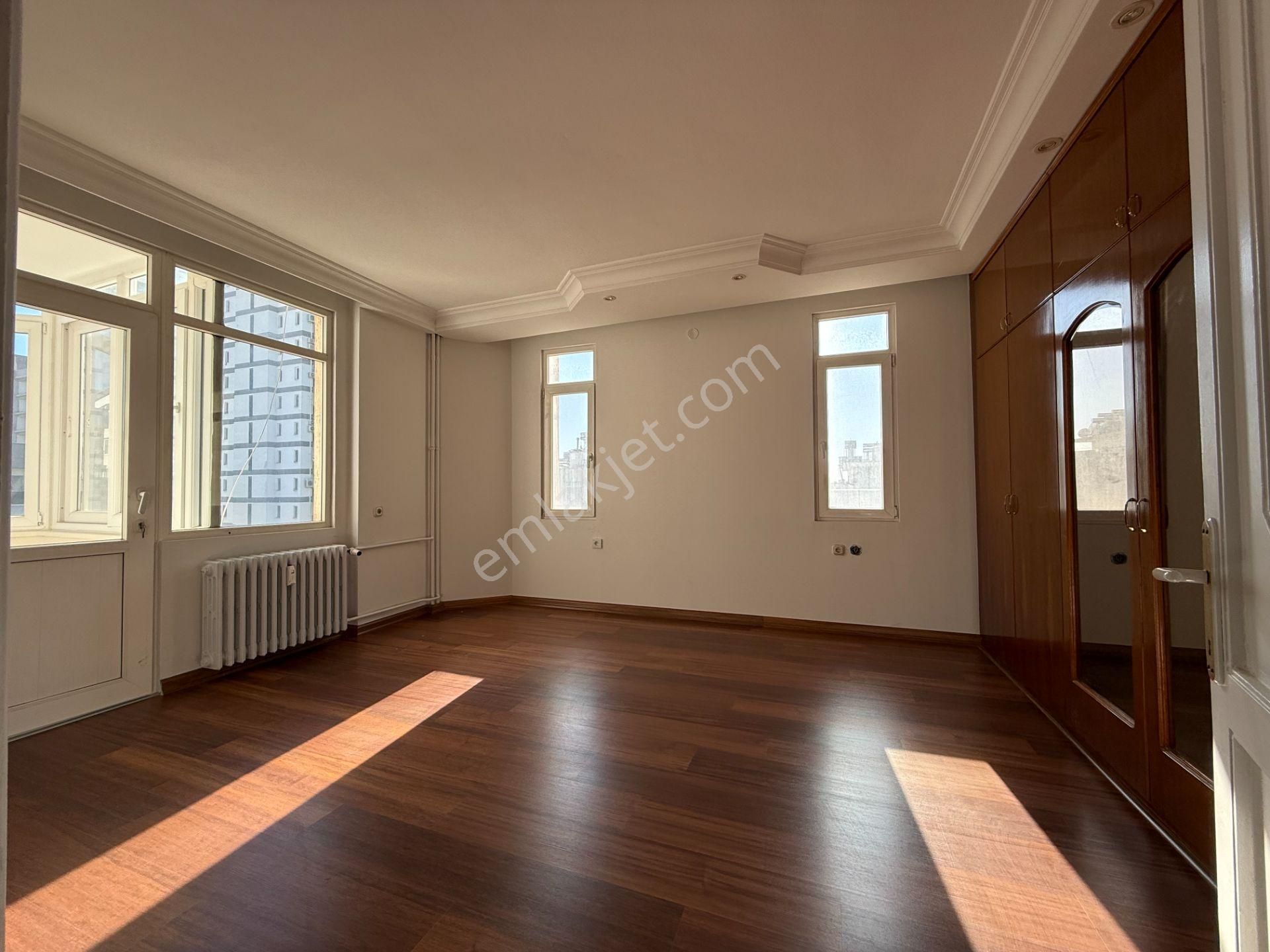 Cemalpaşa Toros Caddesinde 3+1 185 M2 Hasarsız/merkezi Isıtma Kiralık Daire - Görsel 20