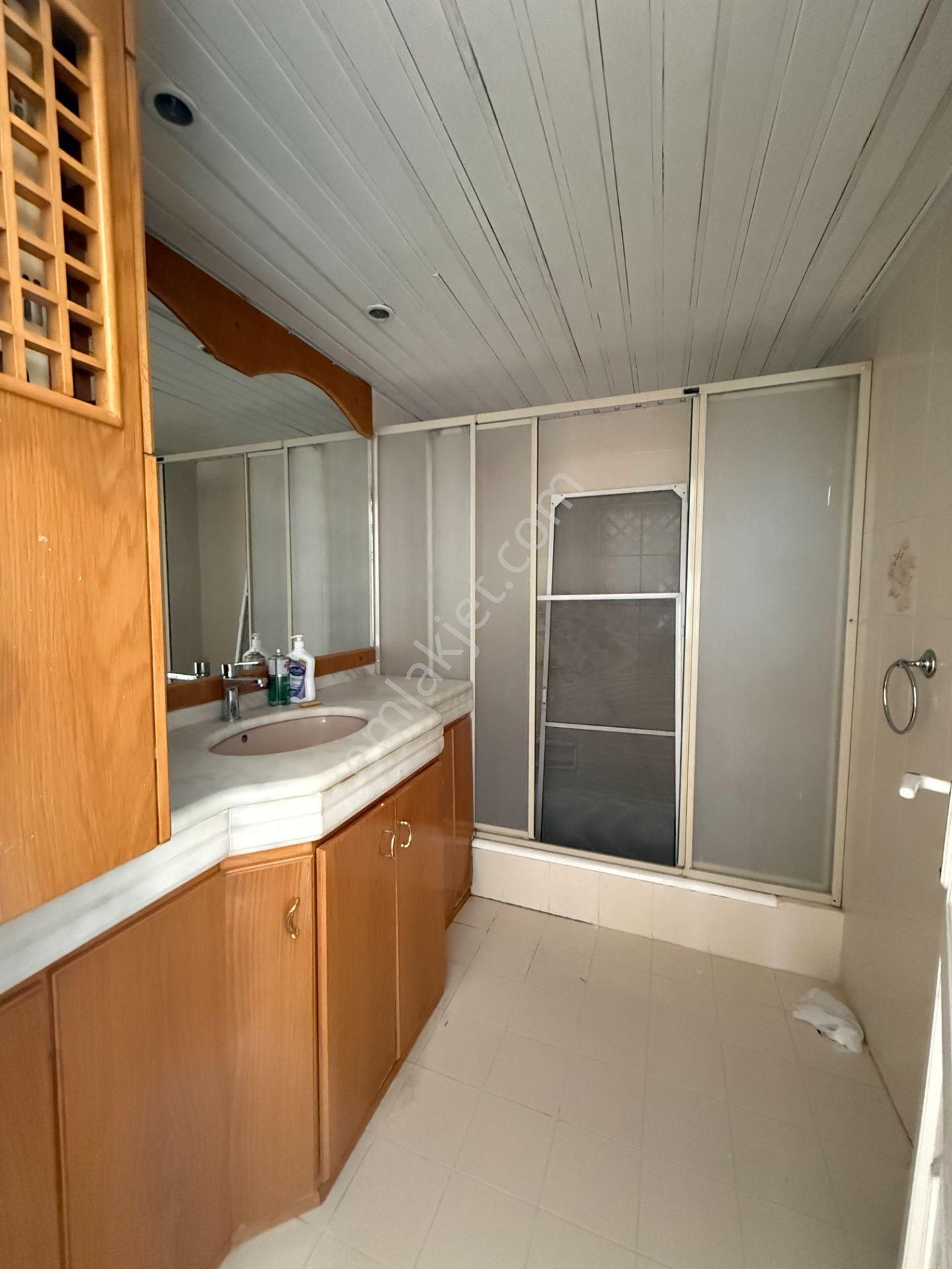 Cemalpaşa Toros Caddesinde 3+1 185 M2 Hasarsız/merkezi Isıtma Kiralık Daire - Görsel 24