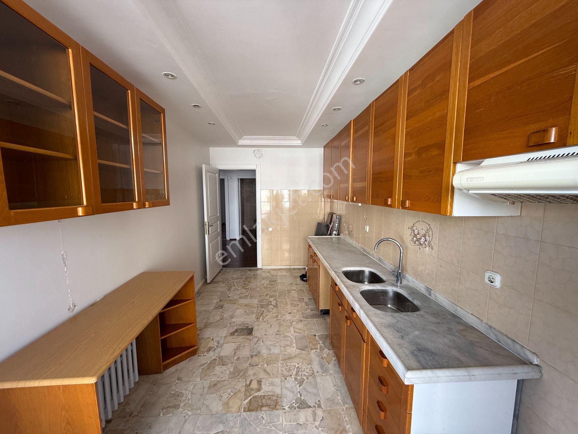 Cemalpaşa Toros Caddesinde 3+1 185 M2 Hasarsız/merkezi Isıtma Kiralık Daire - Görsel 9