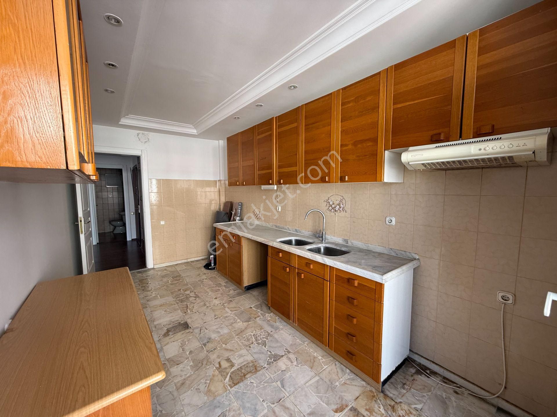 Cemalpaşa Toros Caddesinde 3+1 185 M2 Hasarsız/merkezi Isıtma Kiralık Daire - Görsel 8