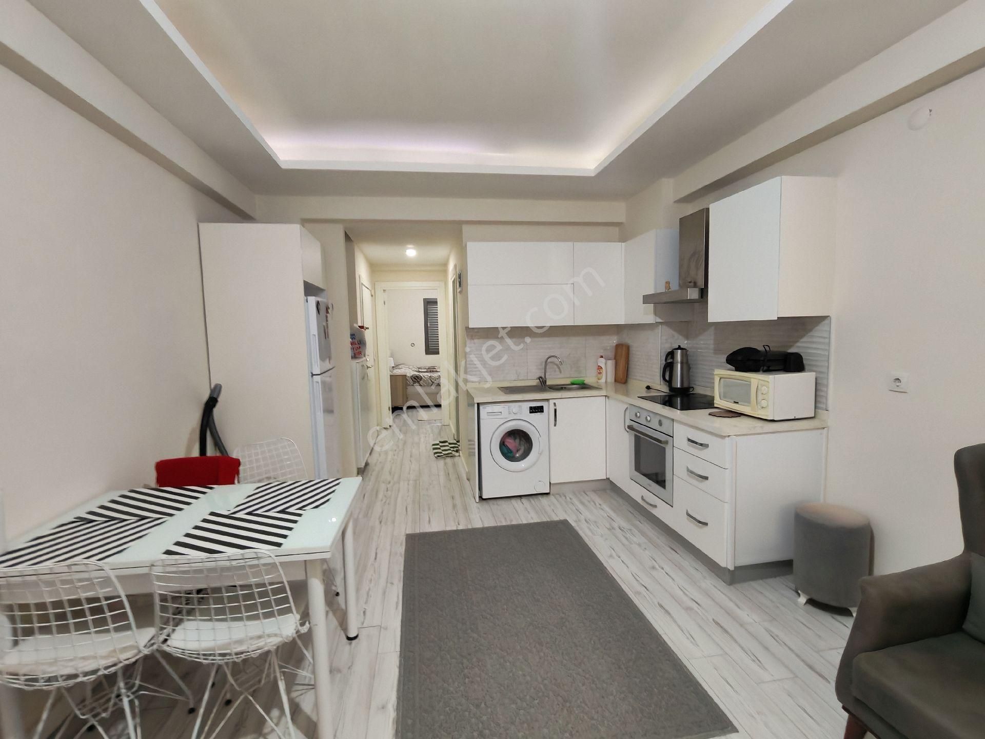 Kuşadası Kadınlar Denizinde, Sahile 100 Metre Eşyalı 1+1 Kiralık - Görsel 4