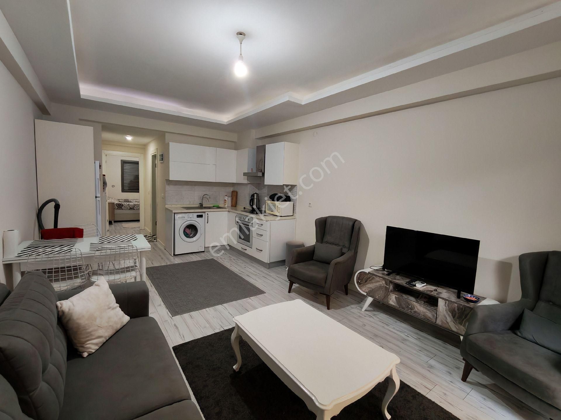 Kuşadası Kadınlar Denizinde, Sahile 100 Metre Eşyalı 1+1 Kiralık - Görsel 3