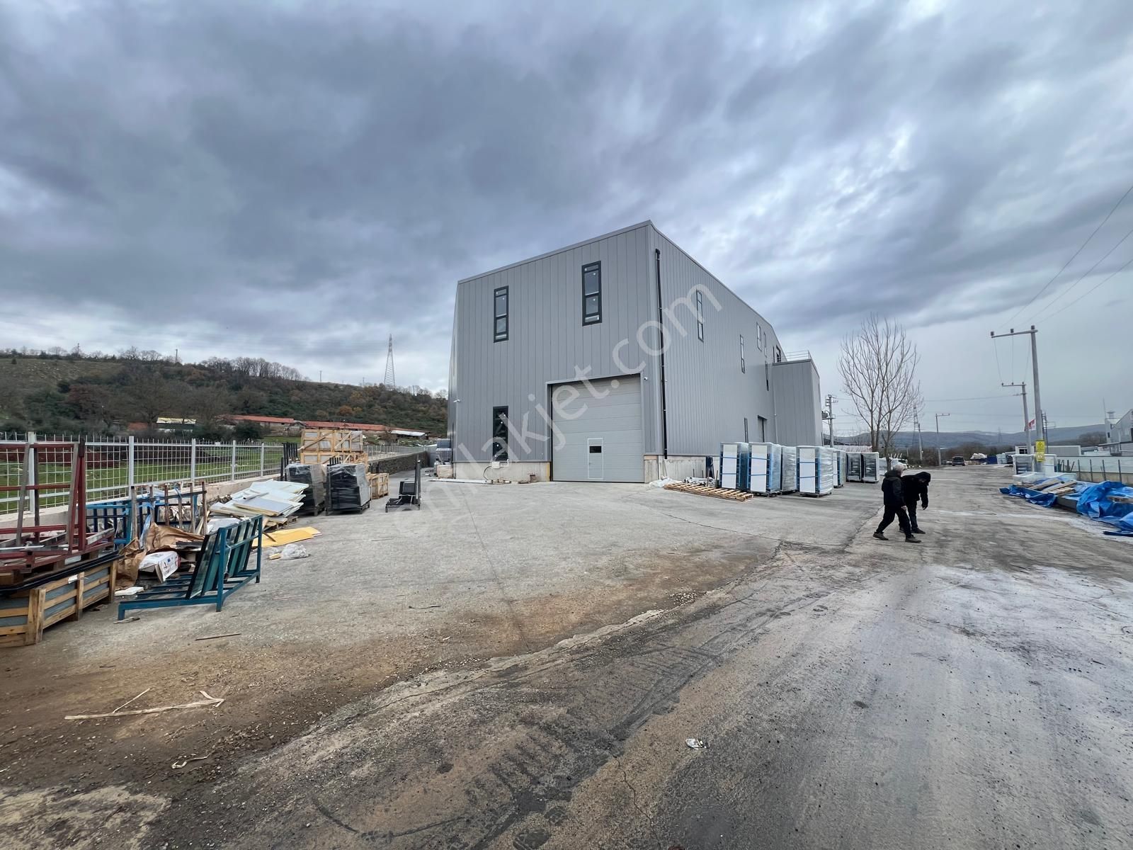 Hafif İmalata Ve Depolamaya Uygun 9000 M2 Kiralık Fabrika