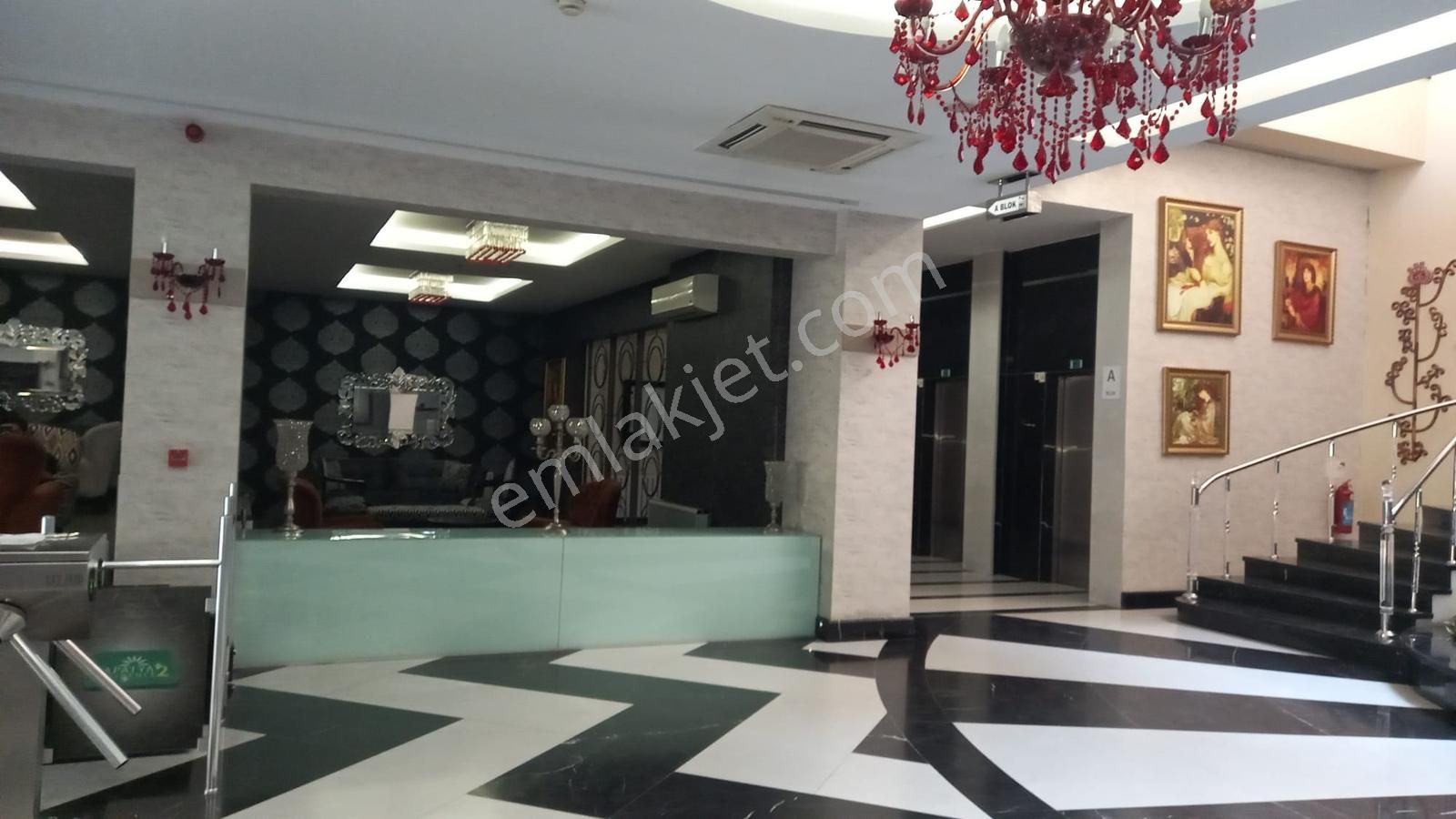 Papatya Residence 2 Merkezi Konumda Metrobüse 5 Dakika 1+0 - Görsel 21